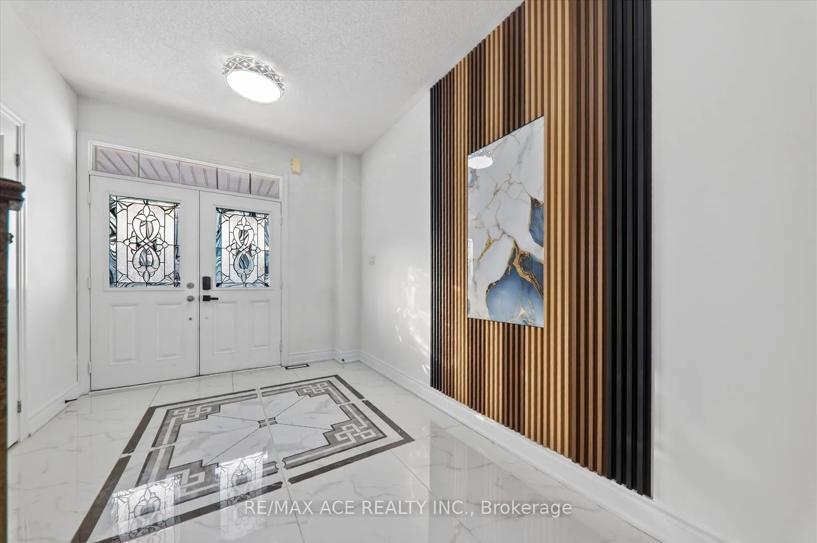 Photo 9 of Unit Main, 2525 Bridle Road N, Oshawa, Windfields — HOMEH
