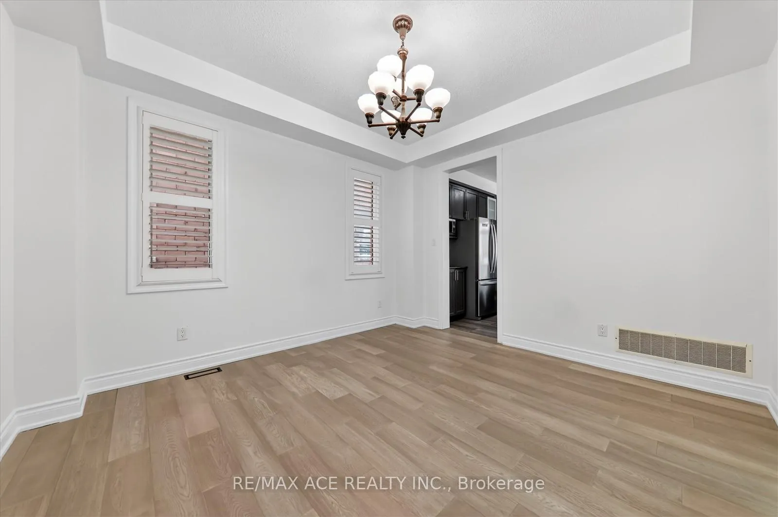 Photo 14 of Unit Main, 2525 Bridle Road N, Oshawa, Windfields — HOMEH