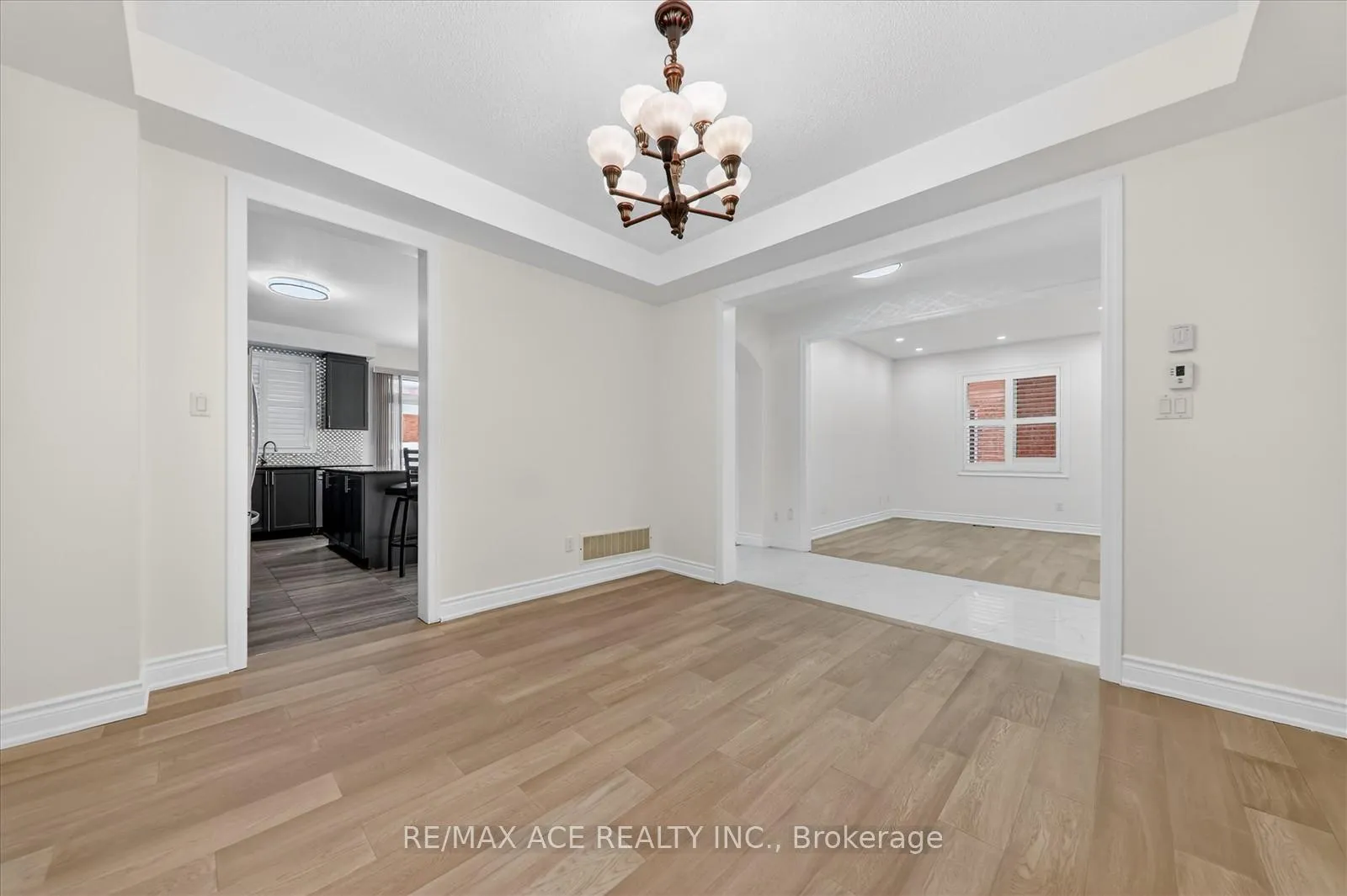 Photo 15 of Unit Main, 2525 Bridle Road N, Oshawa, Windfields — HOMEH