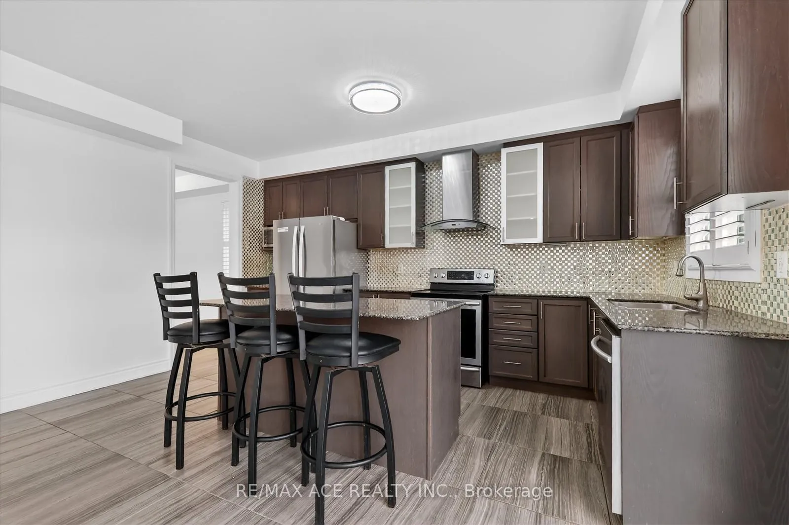 Photo 22 of Unit Main, 2525 Bridle Road N, Oshawa, Windfields — HOMEH