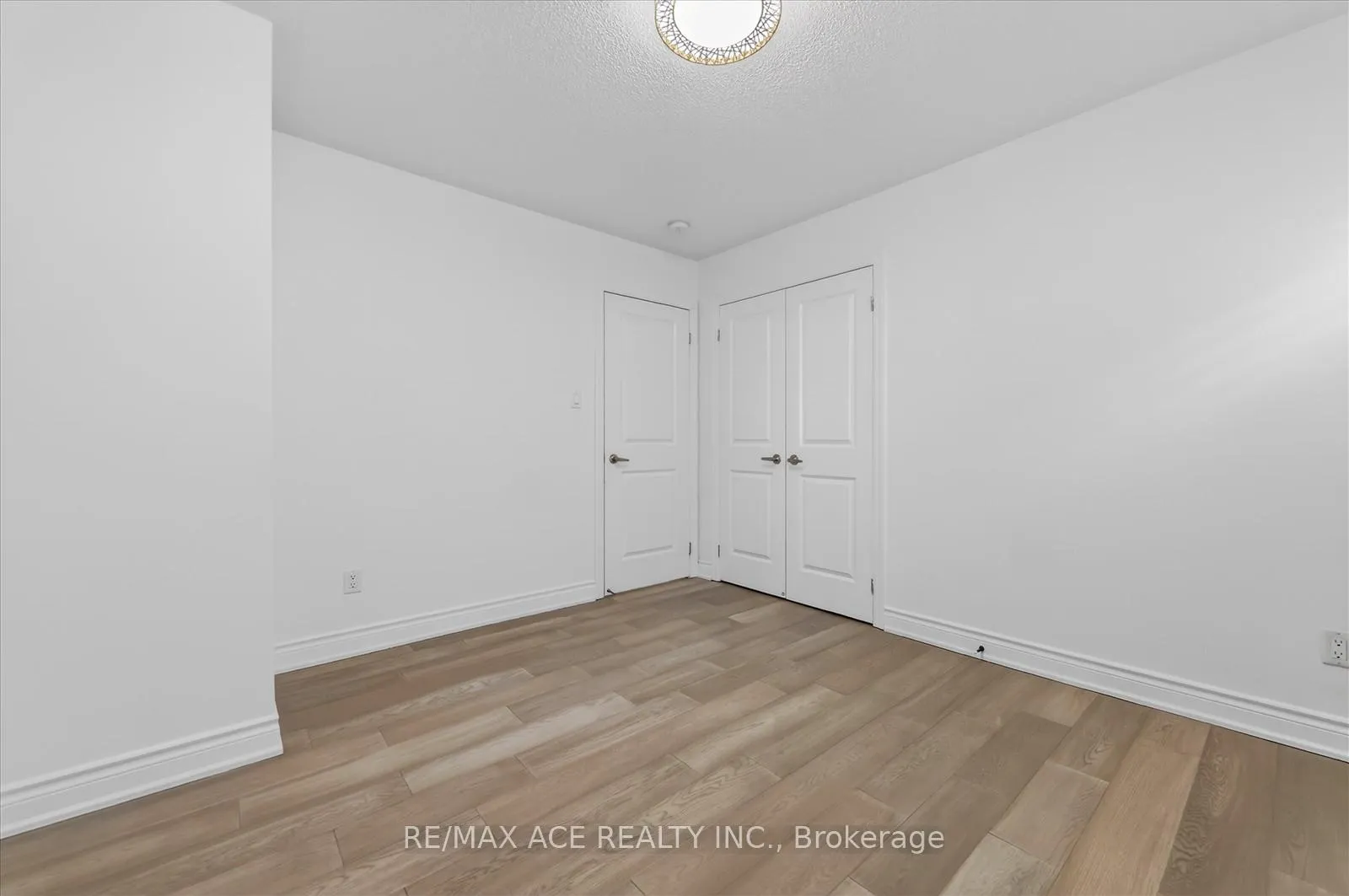 Photo 34 of Unit Main, 2525 Bridle Road N, Oshawa, Windfields — HOMEH
