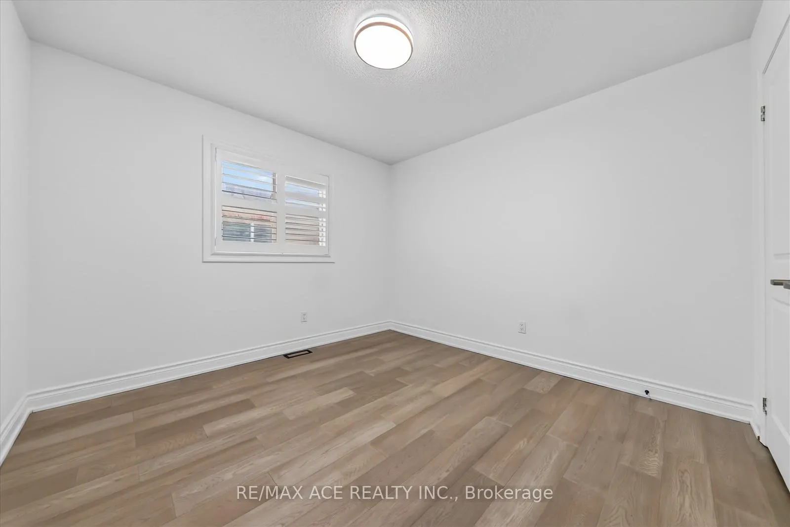 Photo 36 of Unit Main, 2525 Bridle Road N, Oshawa, Windfields — HOMEH
