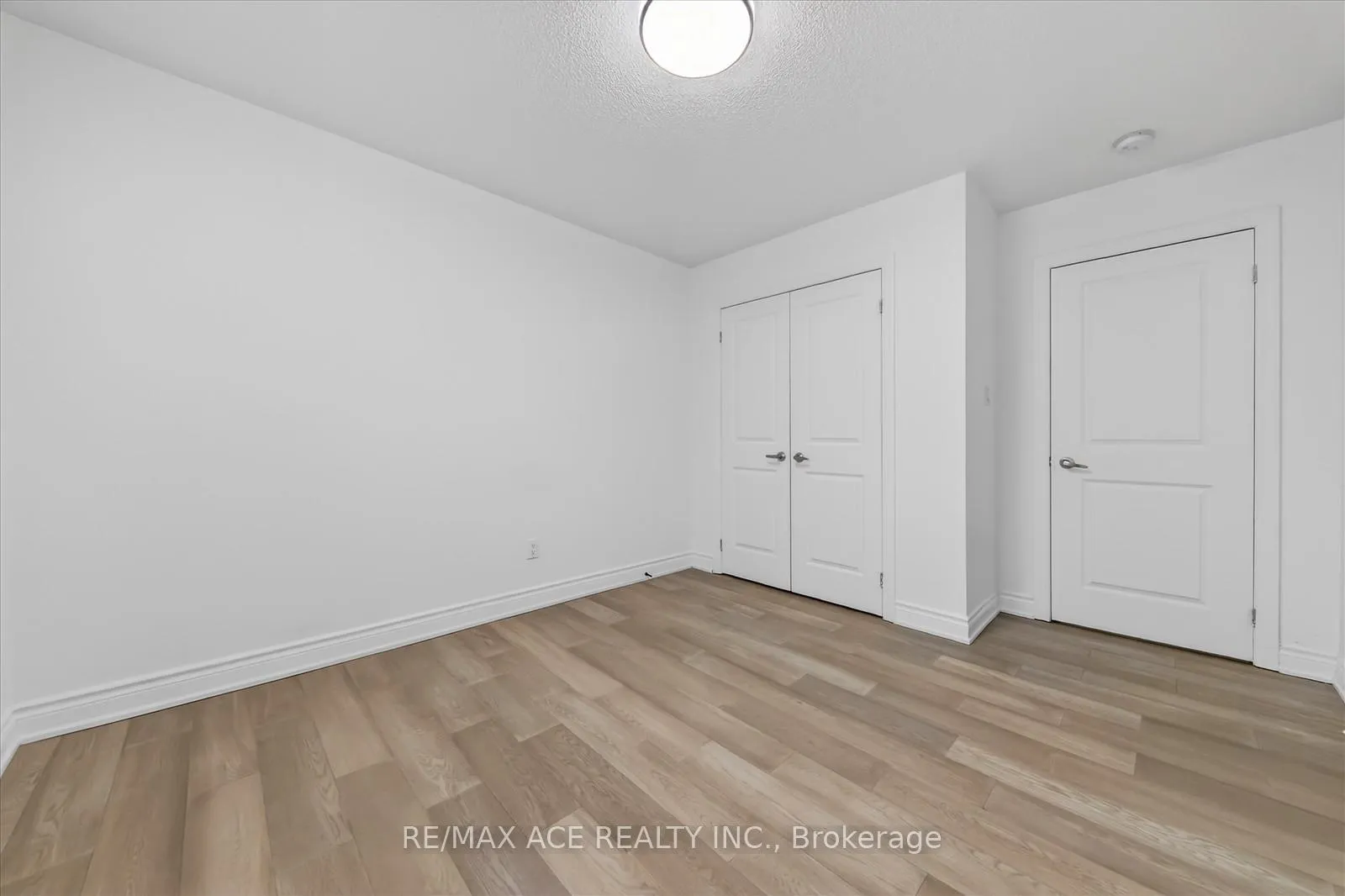 Photo 37 of Unit Main, 2525 Bridle Road N, Oshawa, Windfields — HOMEH