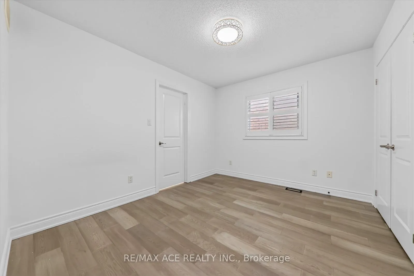 Photo 38 of Unit Main, 2525 Bridle Road N, Oshawa, Windfields — HOMEH