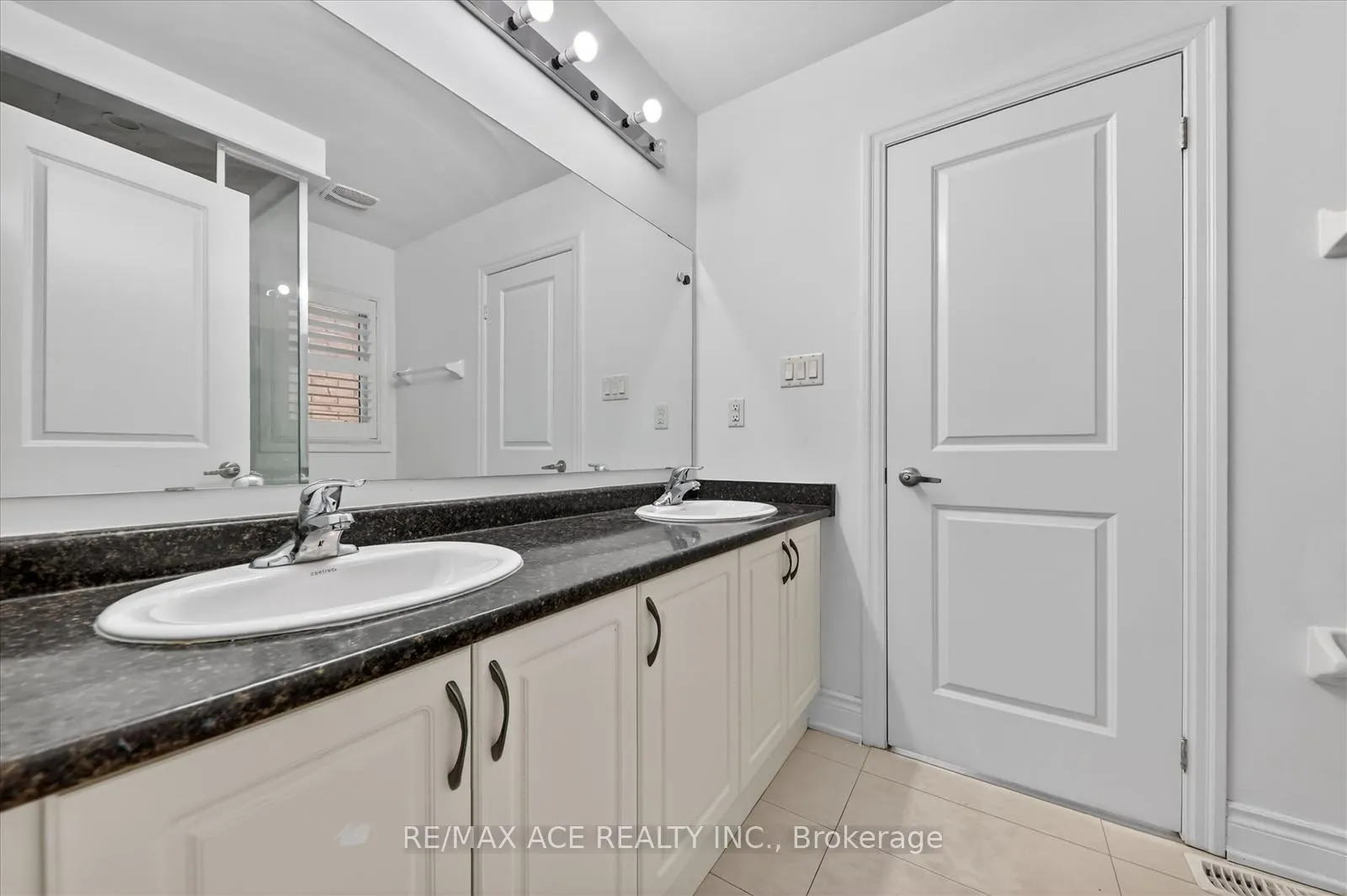 Photo 40 of Unit Main, 2525 Bridle Road N, Oshawa, Windfields — HOMEH
