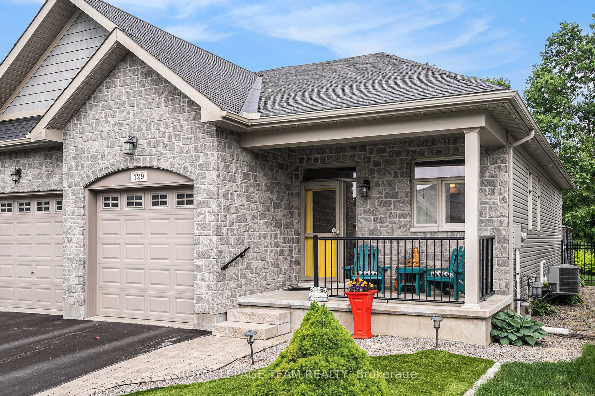 Front of 129 Tradewinds Crescent