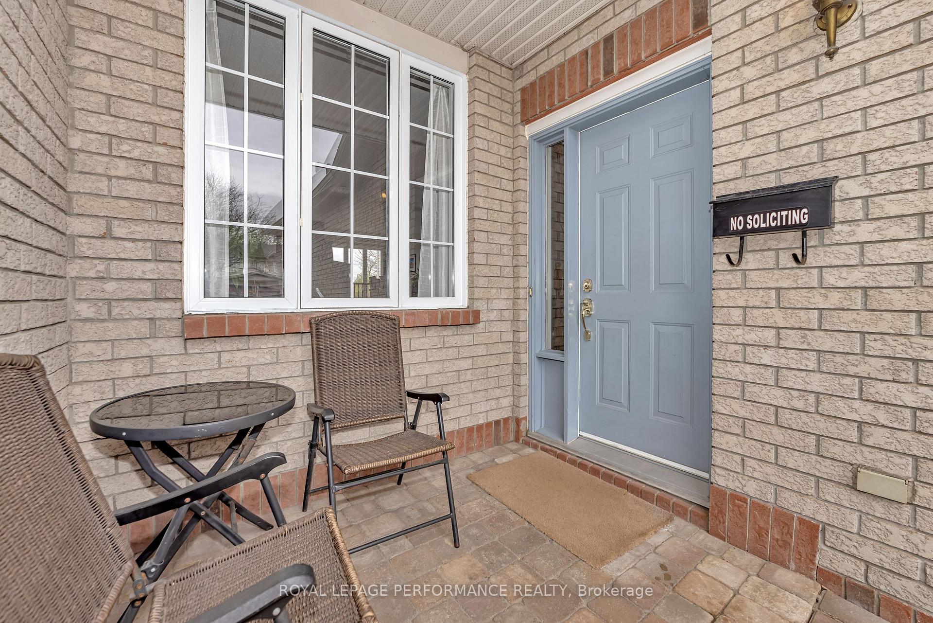 Photo 2 of 40 Carwood Circle, Ottawa, Carson Meadows — HOMEH