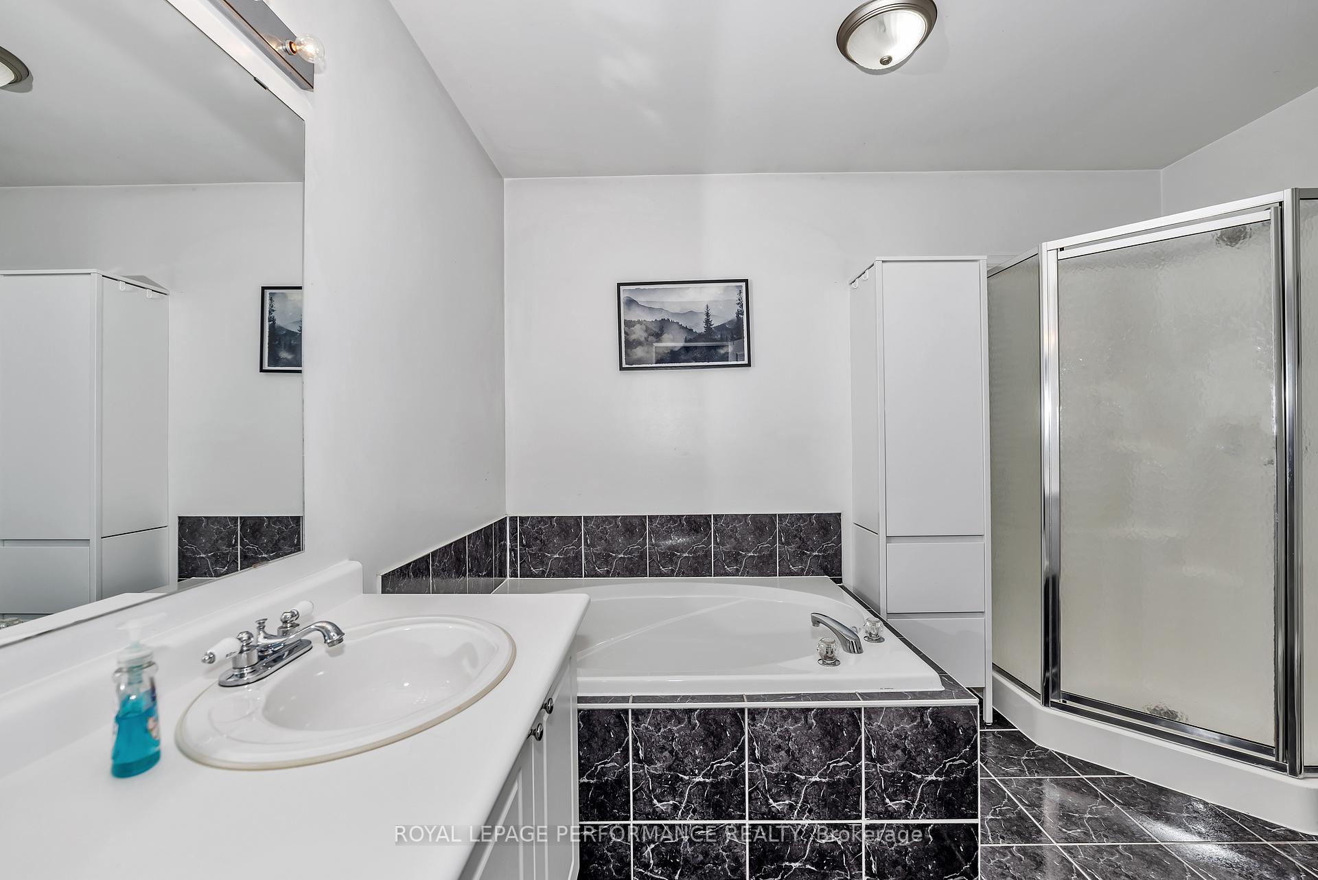 Photo 20 of 40 Carwood Circle, Ottawa, Carson Meadows — HOMEH