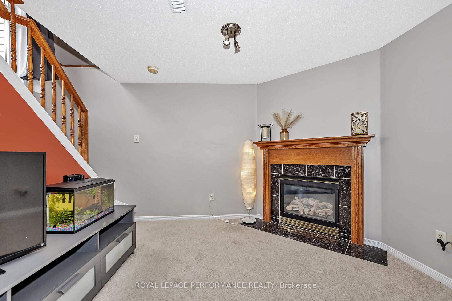 Photo 23 of 40 Carwood Circle, Ottawa, Carson Meadows — HOMEH