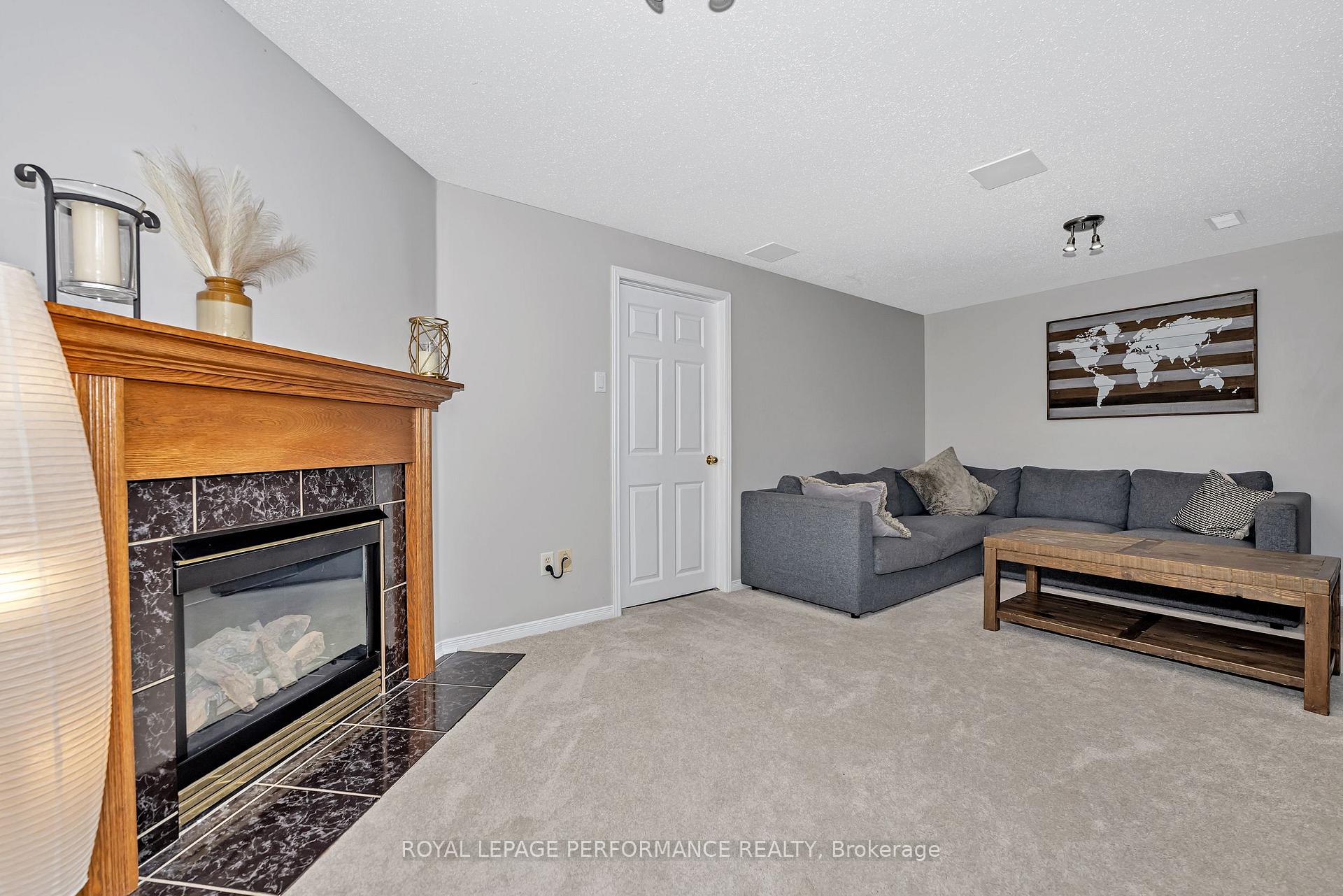 Photo 24 of 40 Carwood Circle, Ottawa, Carson Meadows — HOMEH