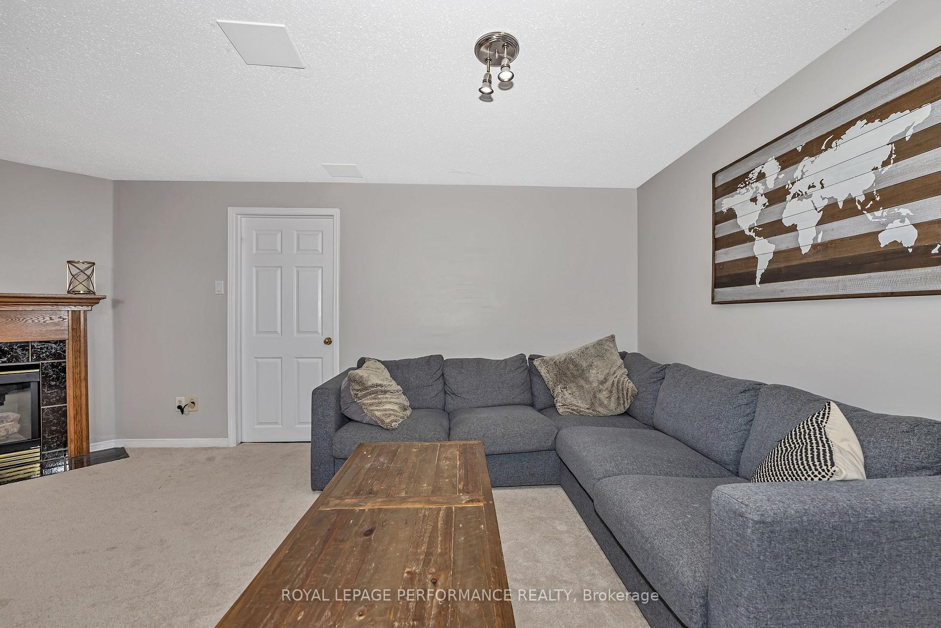 Photo 25 of 40 Carwood Circle, Ottawa, Carson Meadows — HOMEH