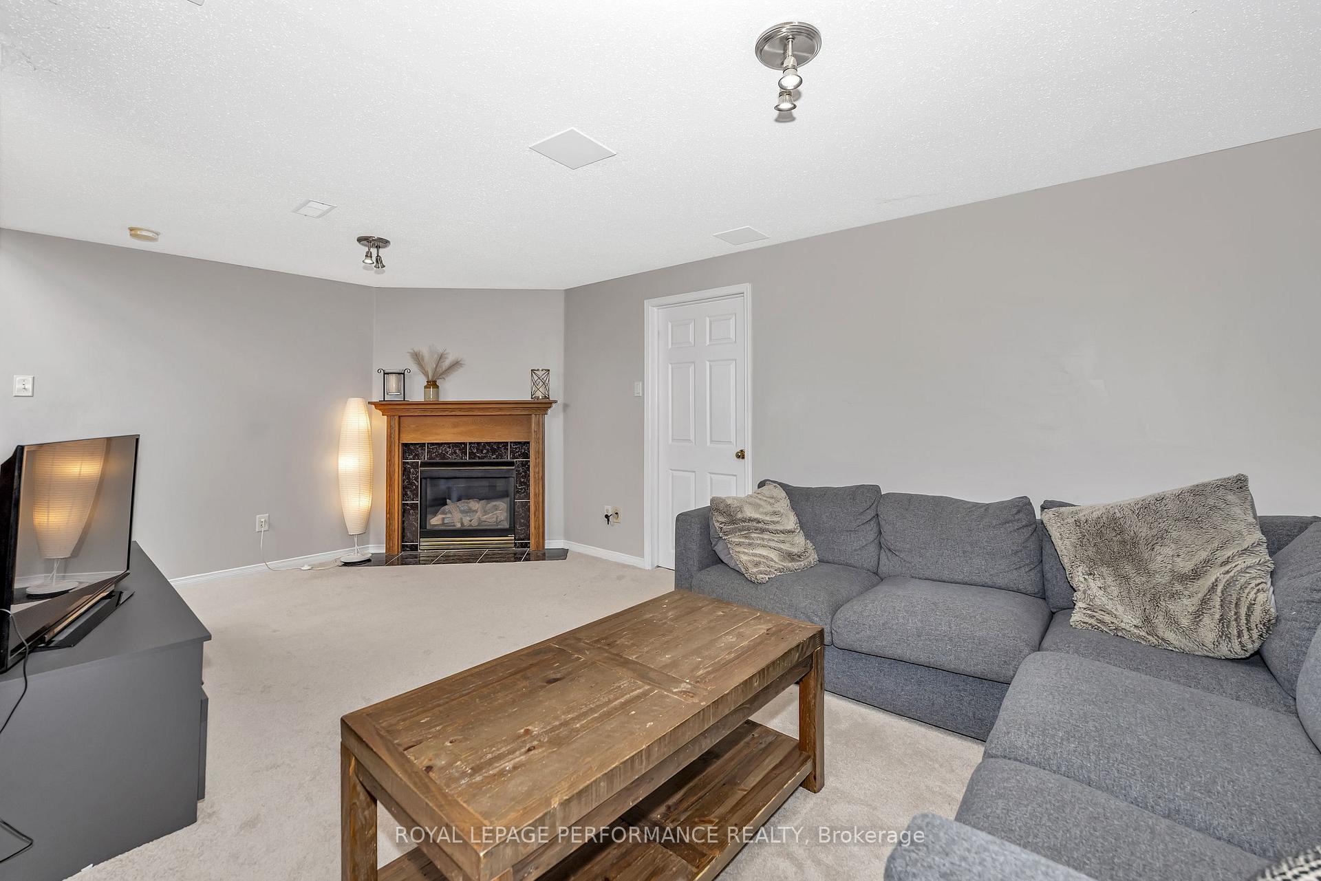 Photo 26 of 40 Carwood Circle, Ottawa, Carson Meadows — HOMEH