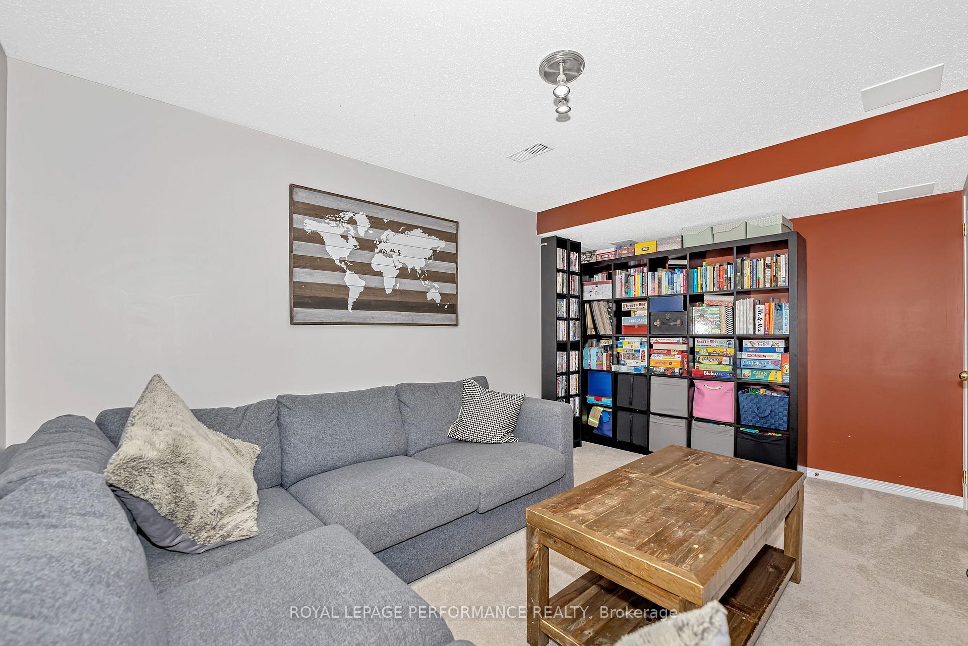 Photo 27 of 40 Carwood Circle, Ottawa, Carson Meadows — HOMEH