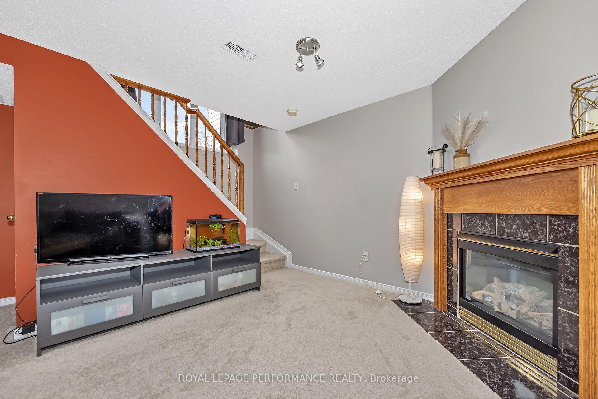 Photo 28 of 40 Carwood Circle, Ottawa, Carson Meadows — HOMEH