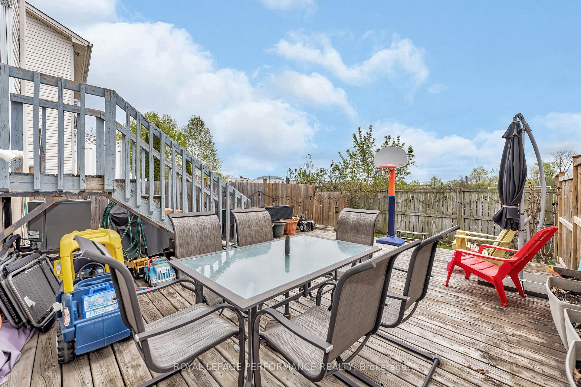 Photo 31 of 40 Carwood Circle, Ottawa, Carson Meadows — HOMEH