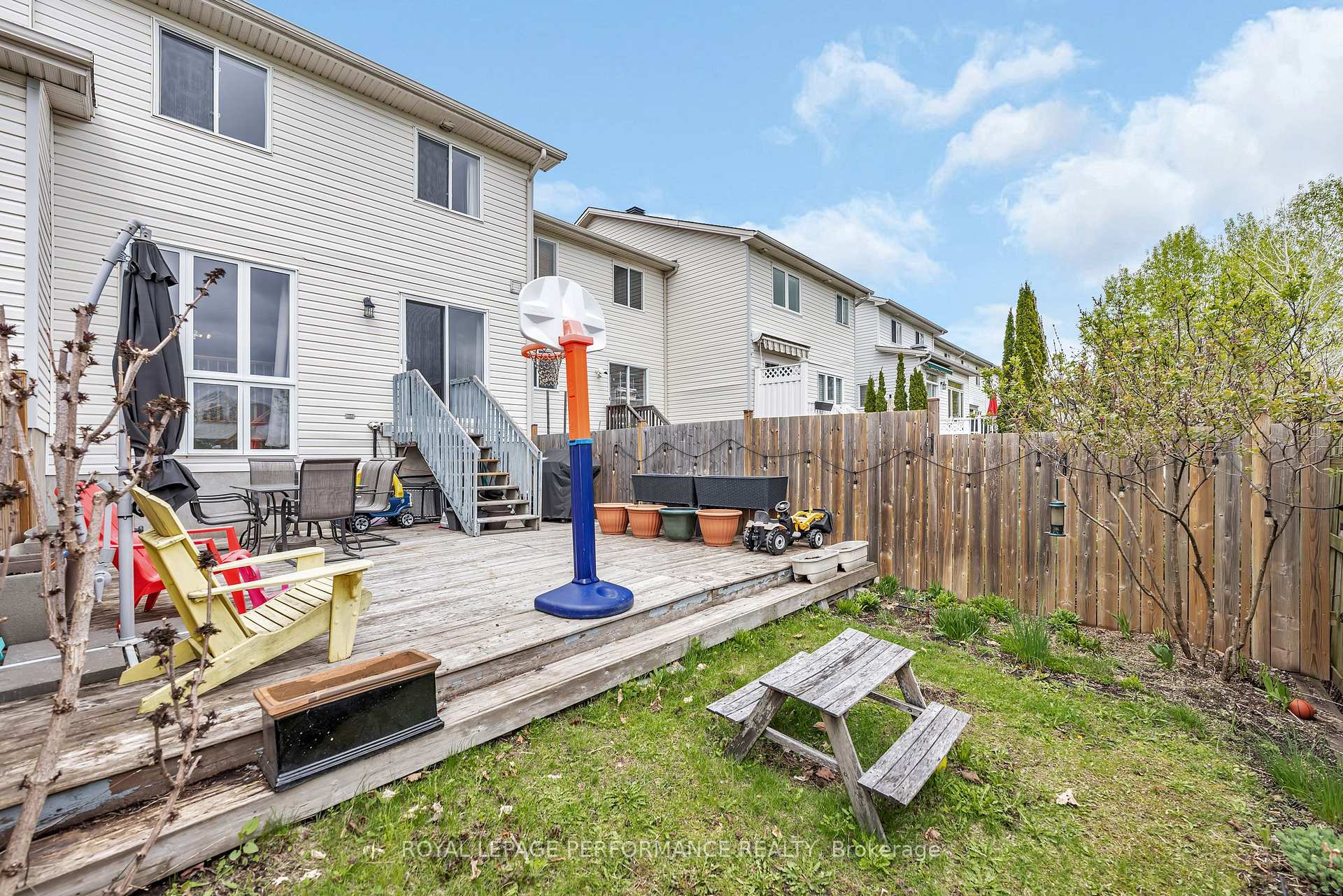 Photo 32 of 40 Carwood Circle, Ottawa, Carson Meadows — HOMEH