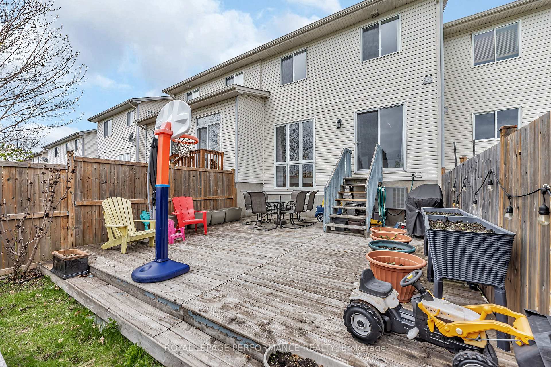 Photo 34 of 40 Carwood Circle, Ottawa, Carson Meadows — HOMEH