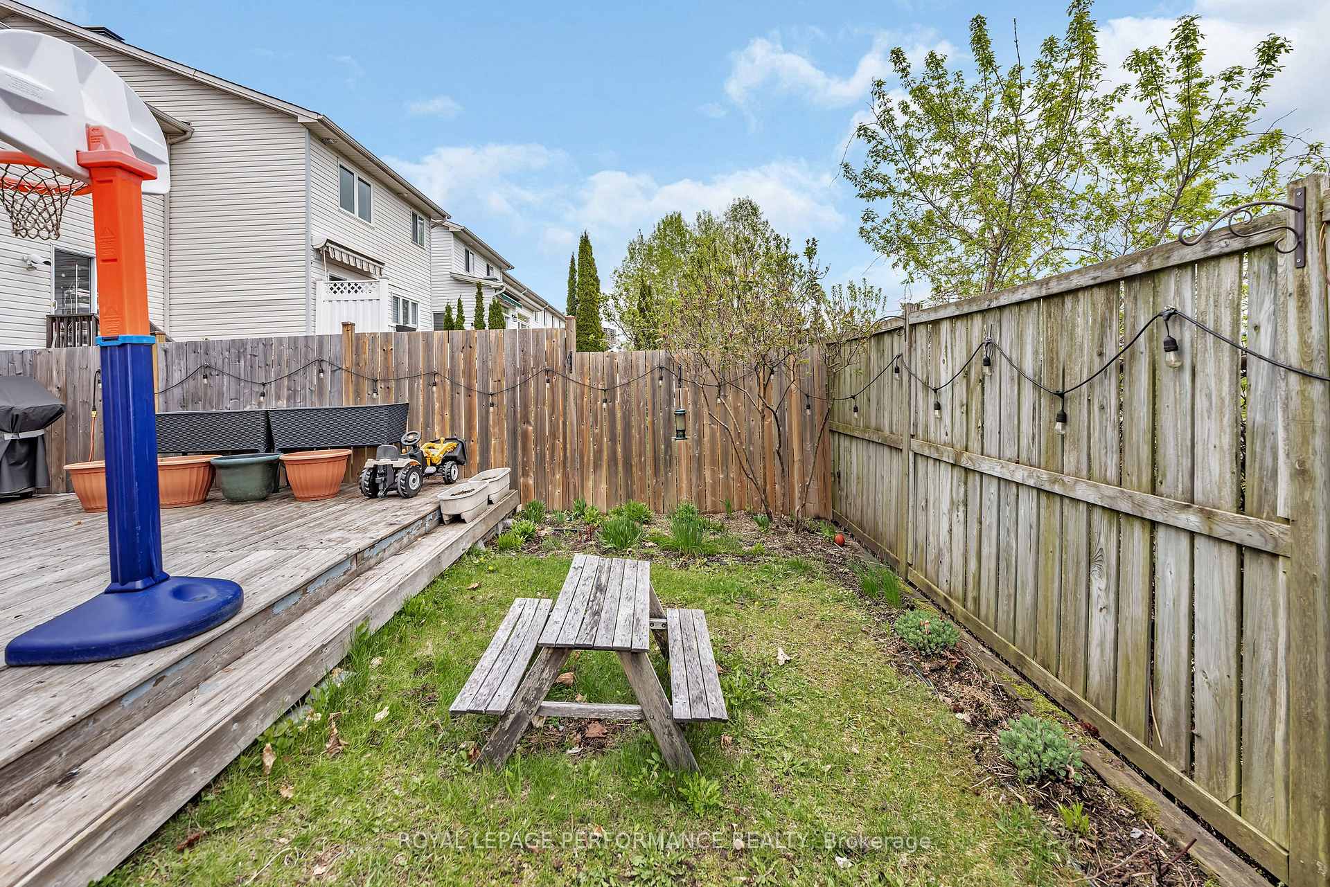 Photo 35 of 40 Carwood Circle, Ottawa, Carson Meadows — HOMEH
