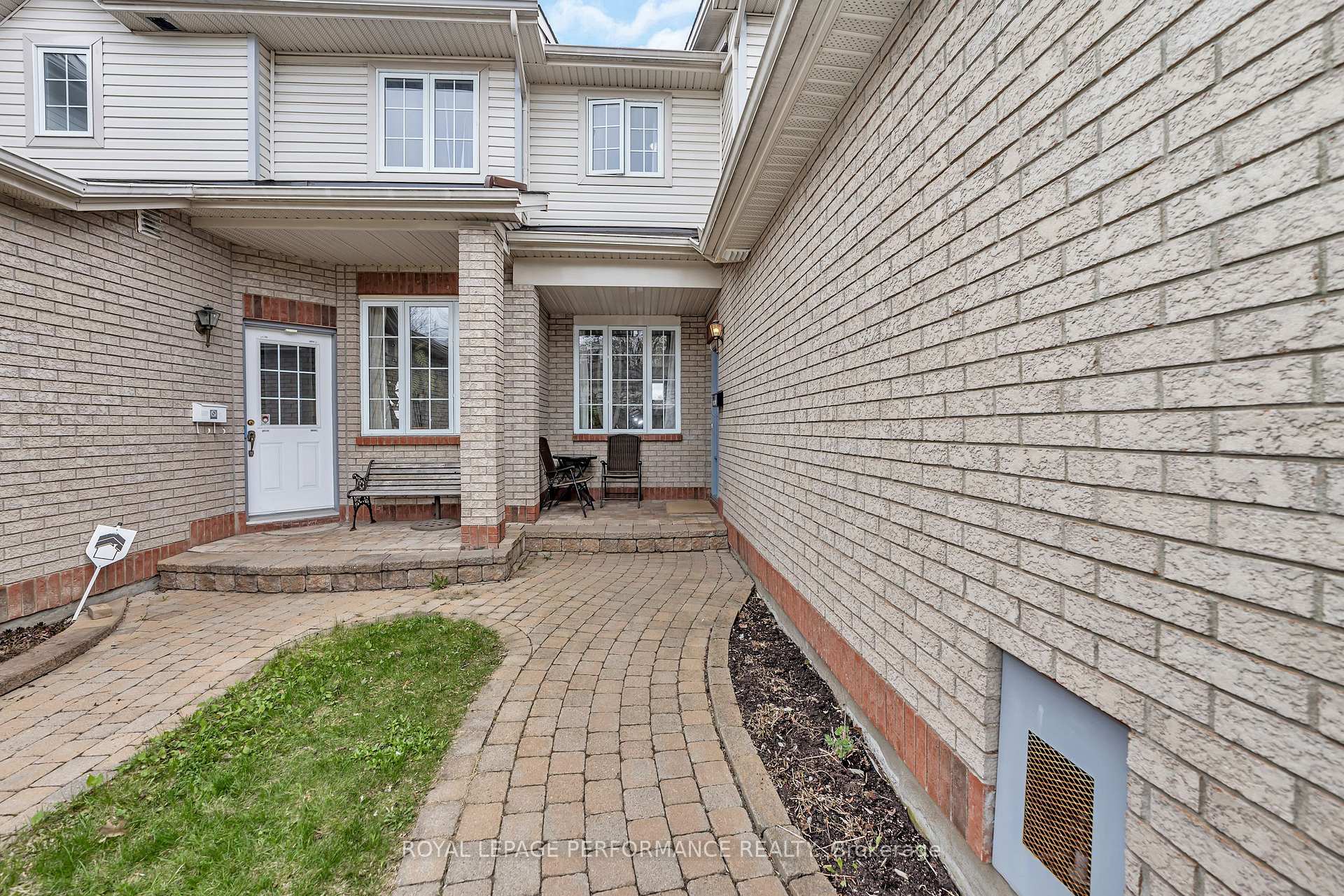 Photo 37 of 40 Carwood Circle, Ottawa, Carson Meadows — HOMEH