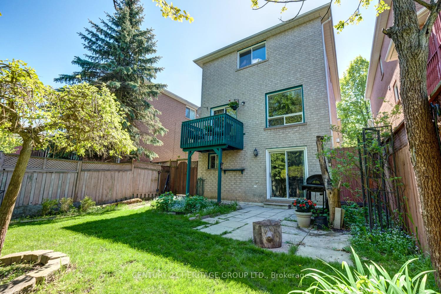 Front of 431 Carruthers Avenue