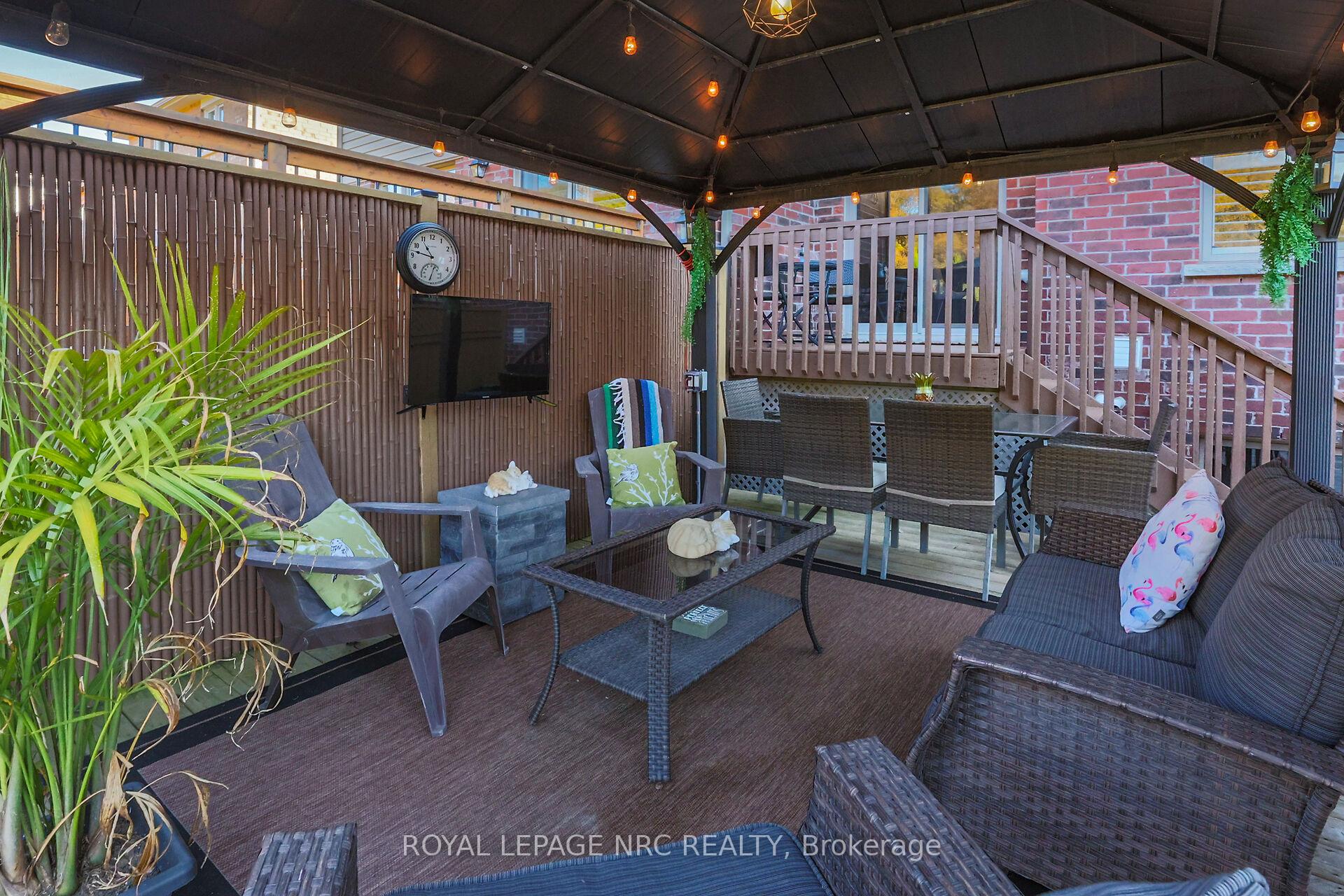 Photo 6 of 8681 Dogwood Crescent, Niagara Falls, Brown — HOMEH