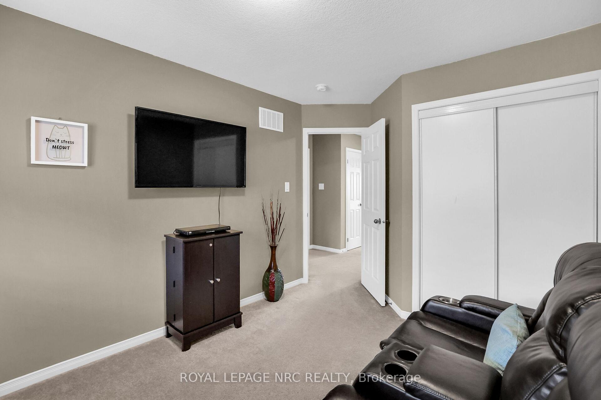 Photo 24 of 8681 Dogwood Crescent, Niagara Falls, Brown — HOMEH