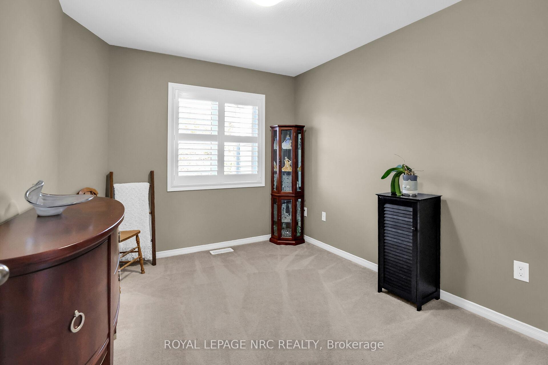 Photo 25 of 8681 Dogwood Crescent, Niagara Falls, Brown — HOMEH