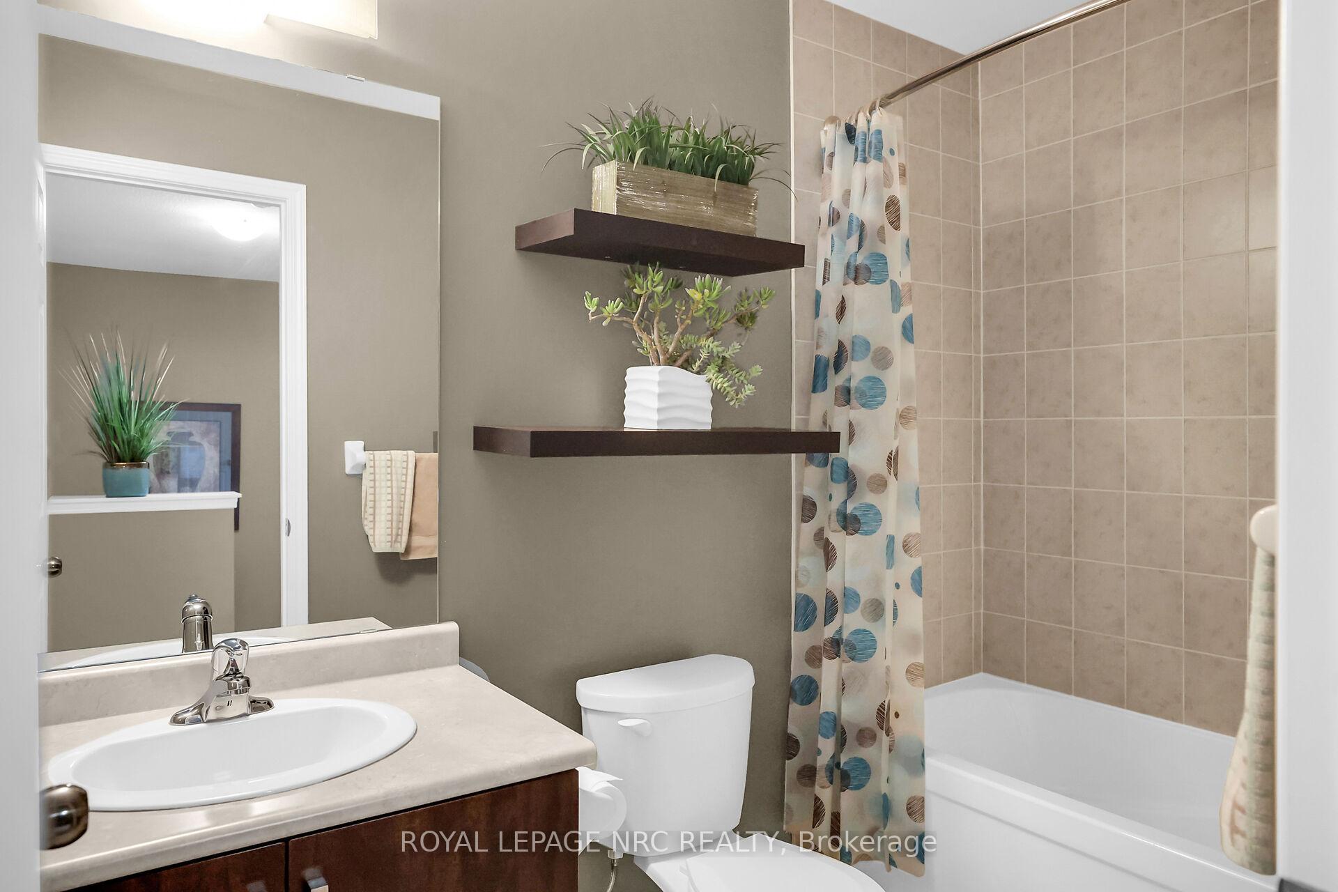 Photo 27 of 8681 Dogwood Crescent, Niagara Falls, Brown — HOMEH