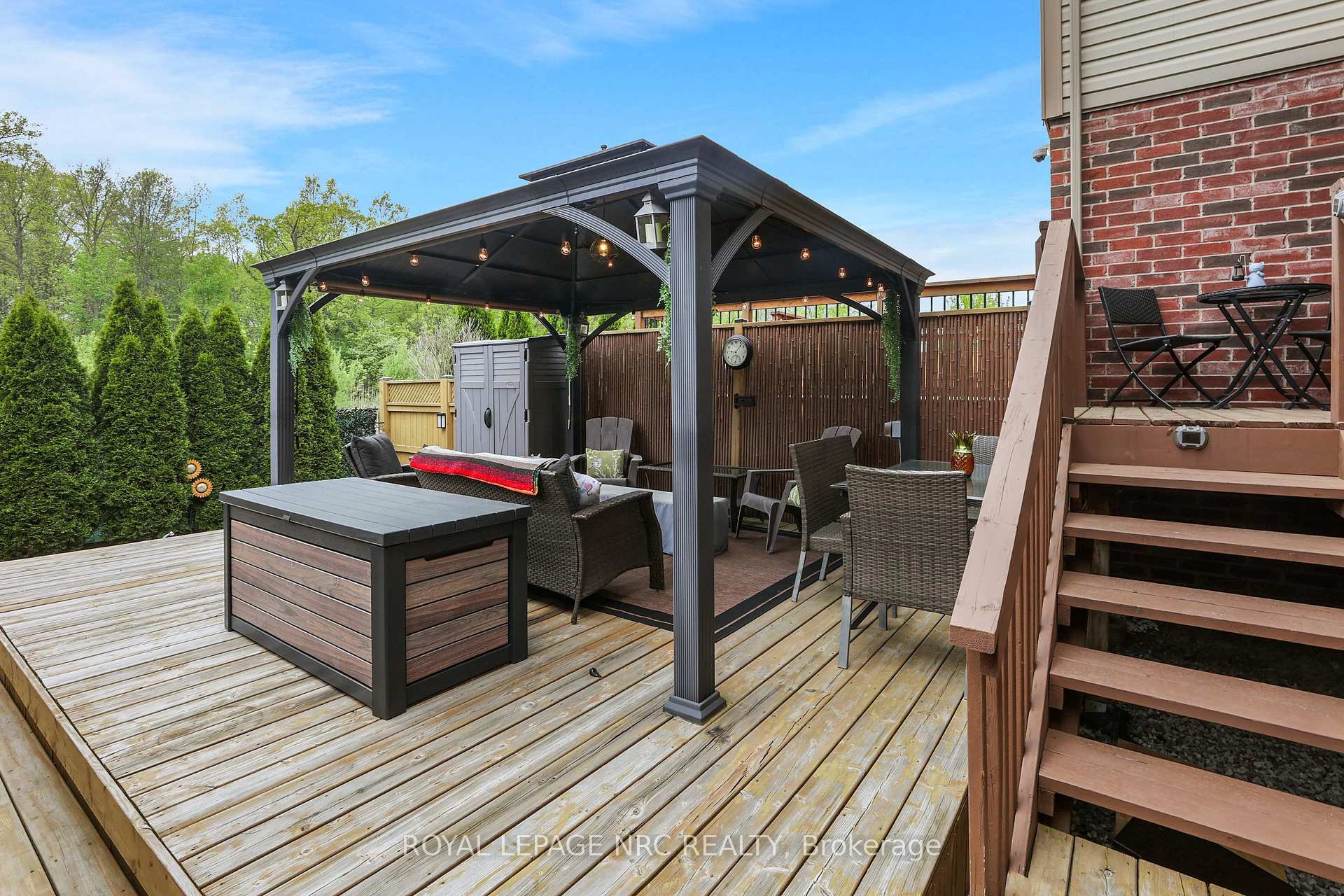 Photo 29 of 8681 Dogwood Crescent, Niagara Falls, Brown — HOMEH
