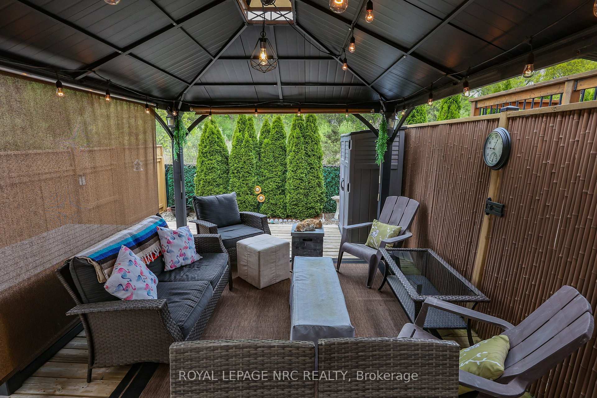 Photo 32 of 8681 Dogwood Crescent, Niagara Falls, Brown — HOMEH