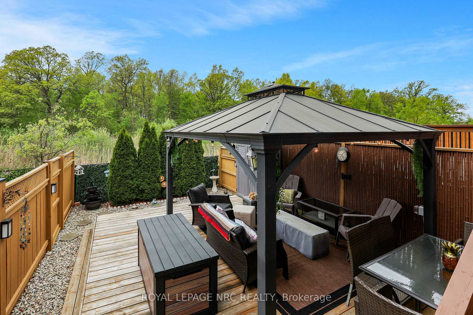 Photo 33 of 8681 Dogwood Crescent, Niagara Falls, Brown — HOMEH