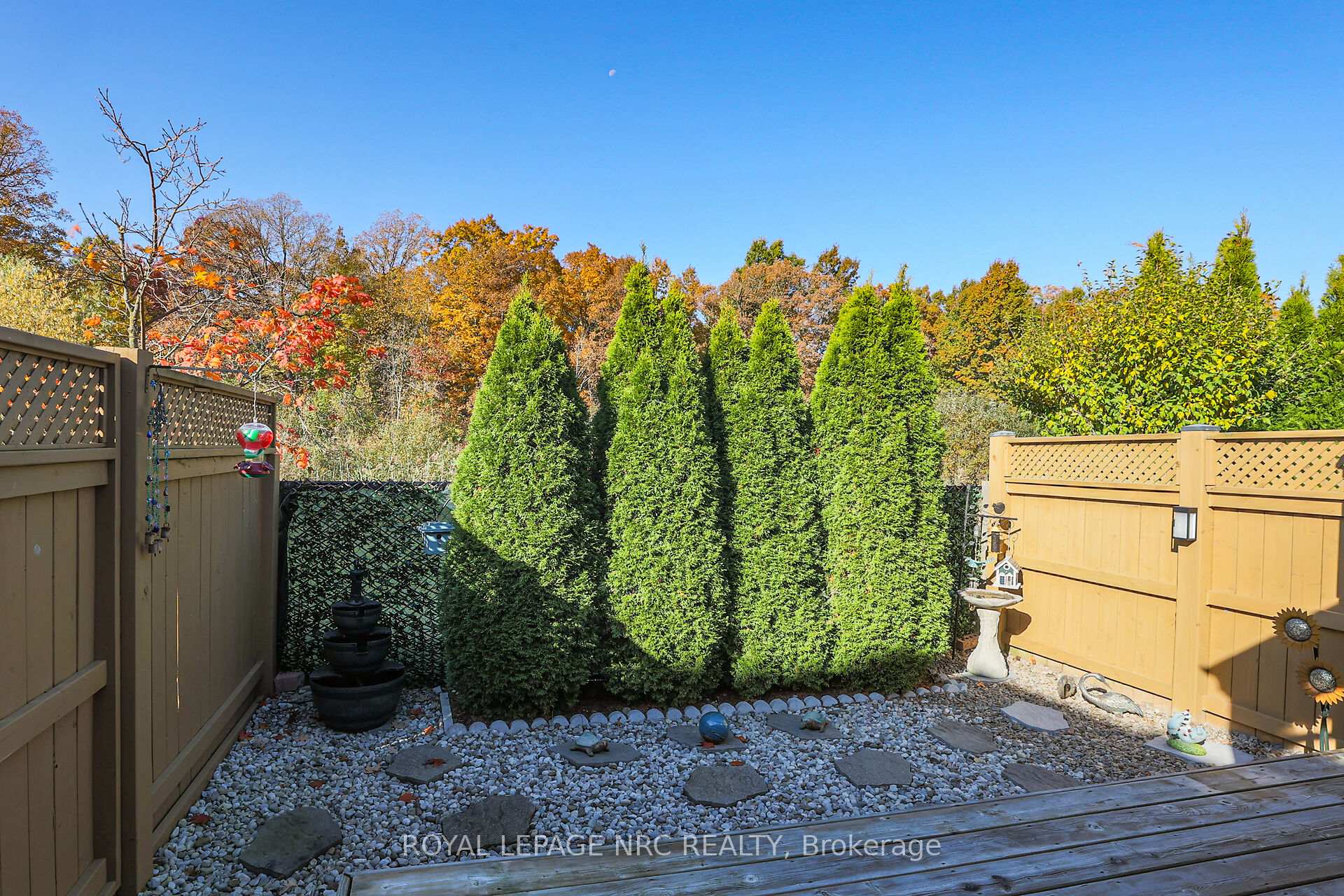 Photo 34 of 8681 Dogwood Crescent, Niagara Falls, Brown — HOMEH