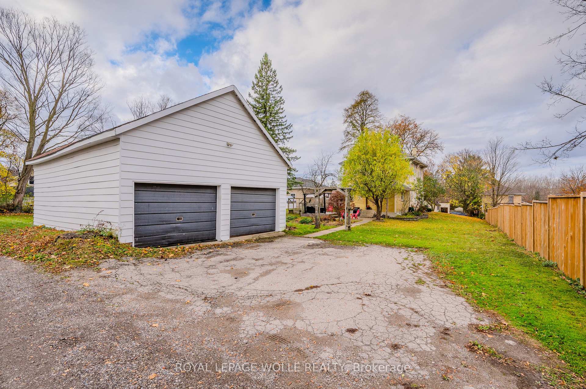 Photo 35 of 335 Leopold St Street, North Huron, Wingham — HOMEH