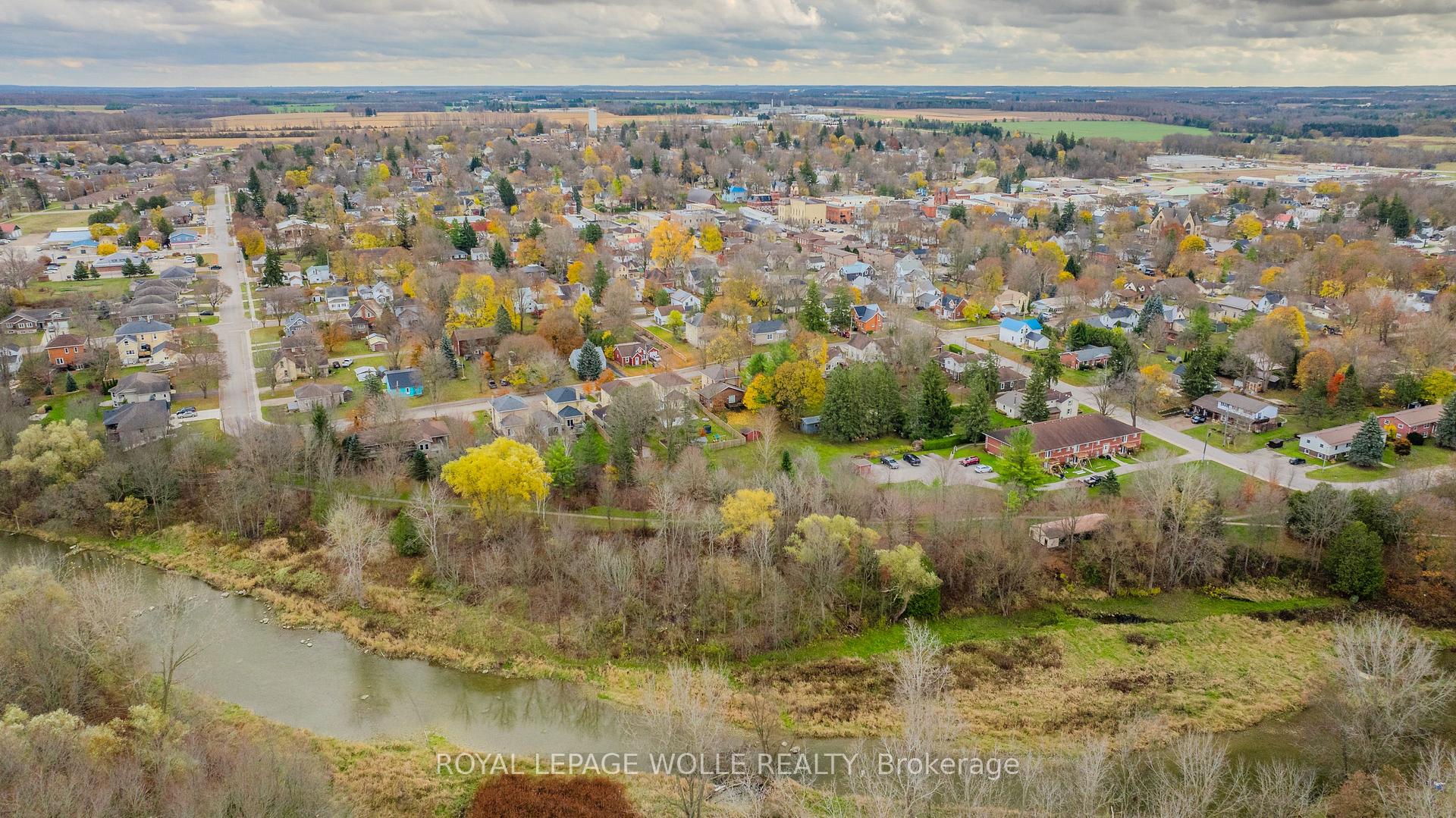 Photo 37 of 335 Leopold St Street, North Huron, Wingham — HOMEH