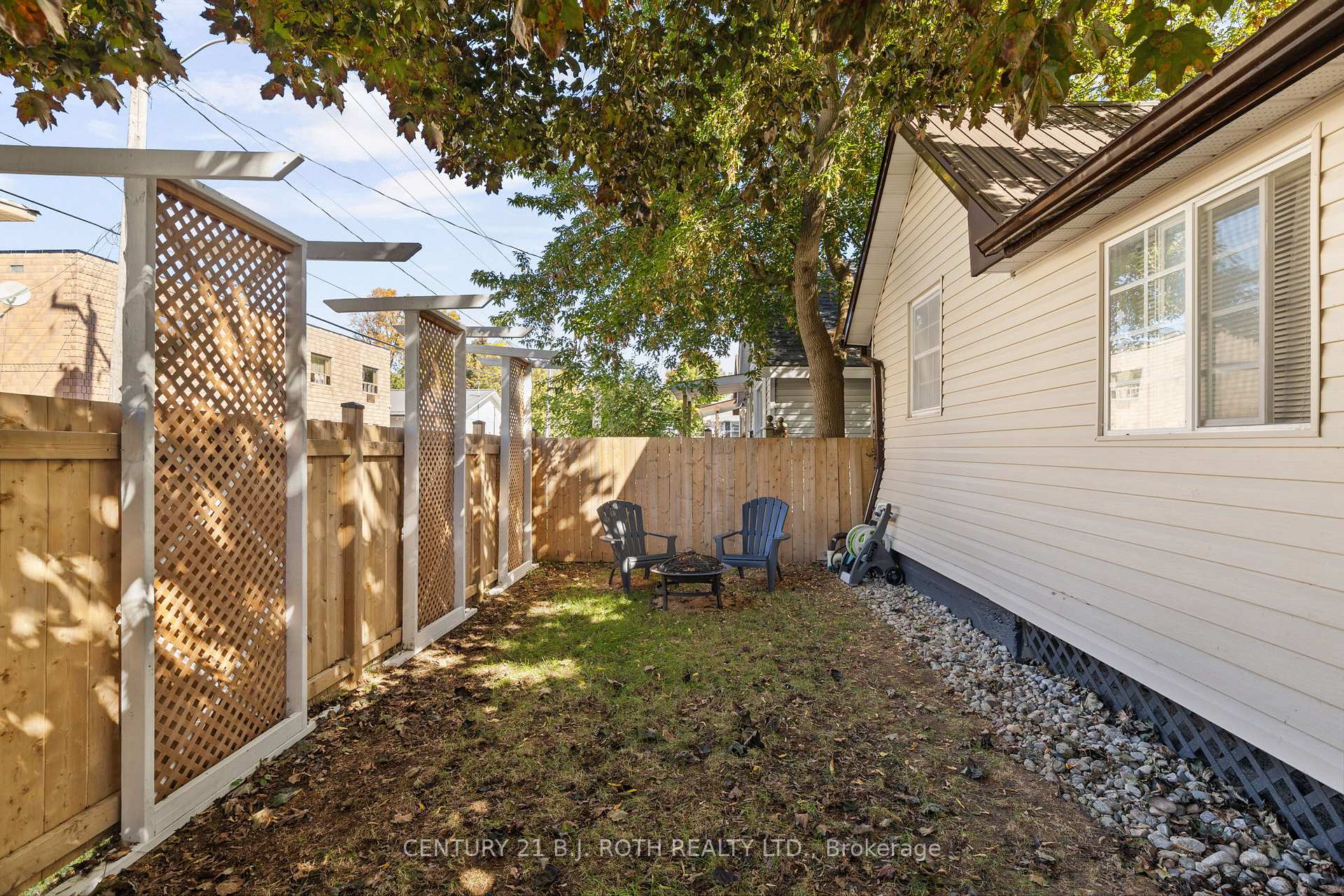 Photo 17 of 87 Victoria Street, Orillia — HOMEH
