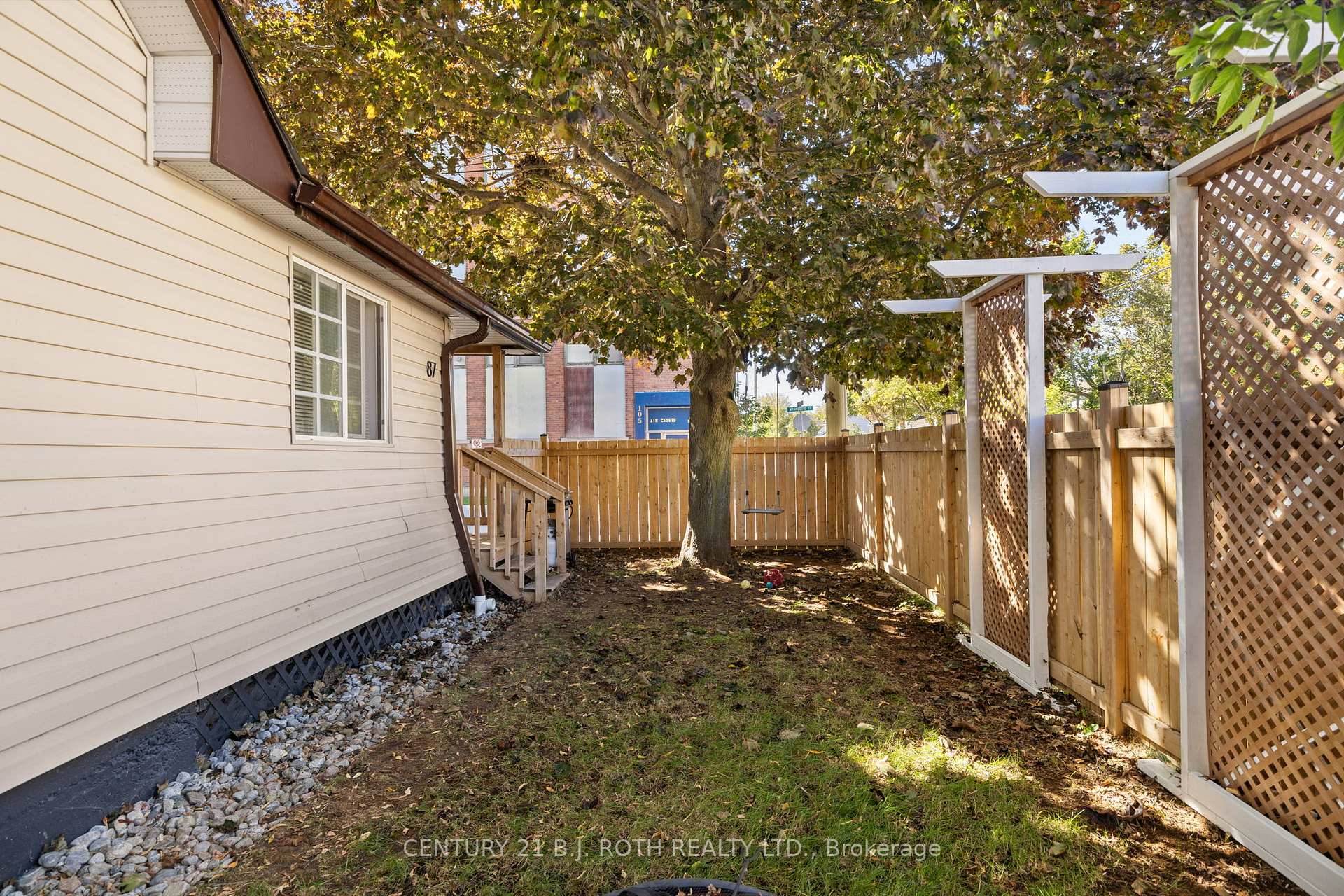 Photo 18 of 87 Victoria Street, Orillia — HOMEH