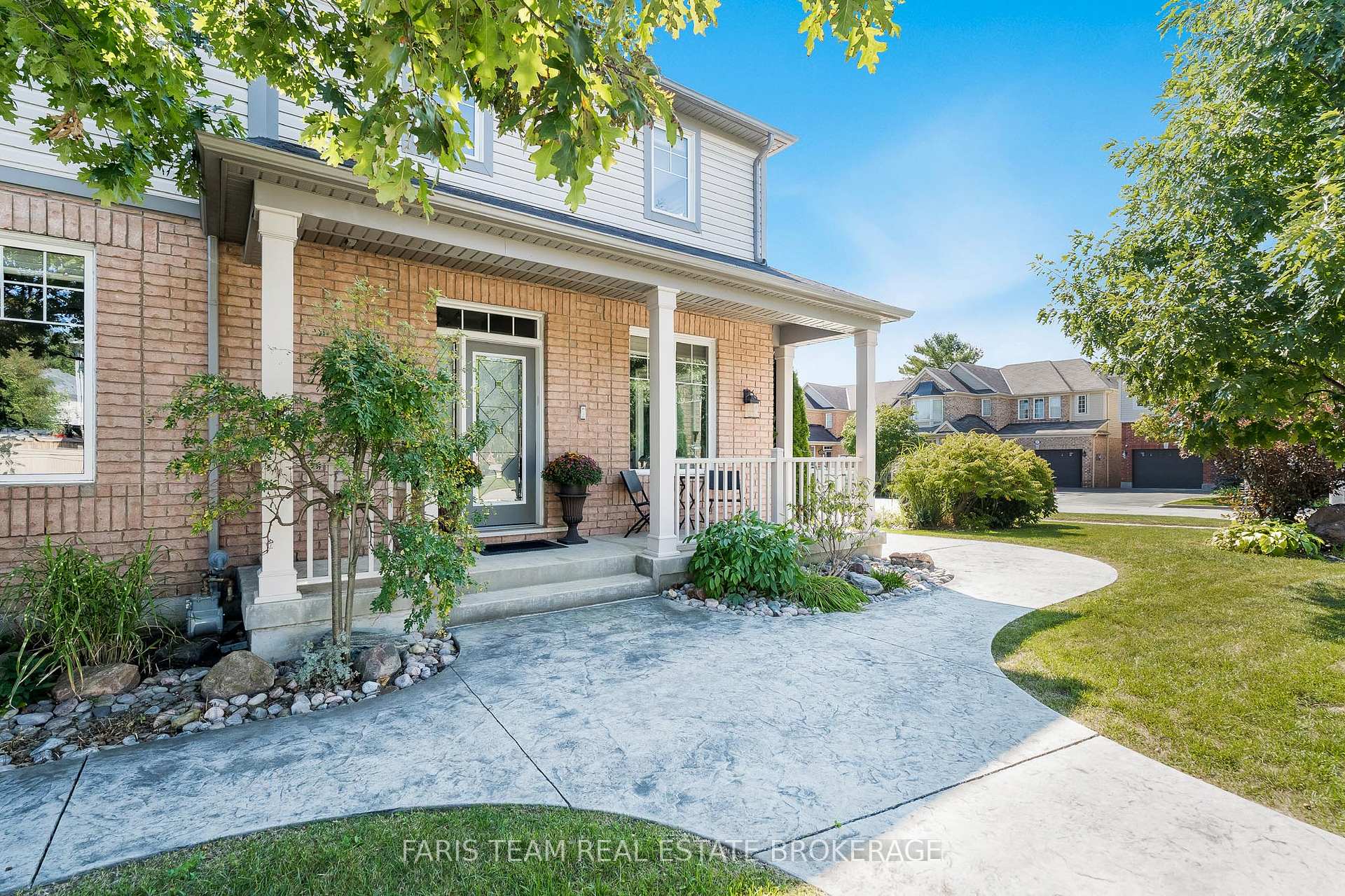 Photo 3 of 38 Paddison Place, New Tecumseth, Alliston — HOMEH