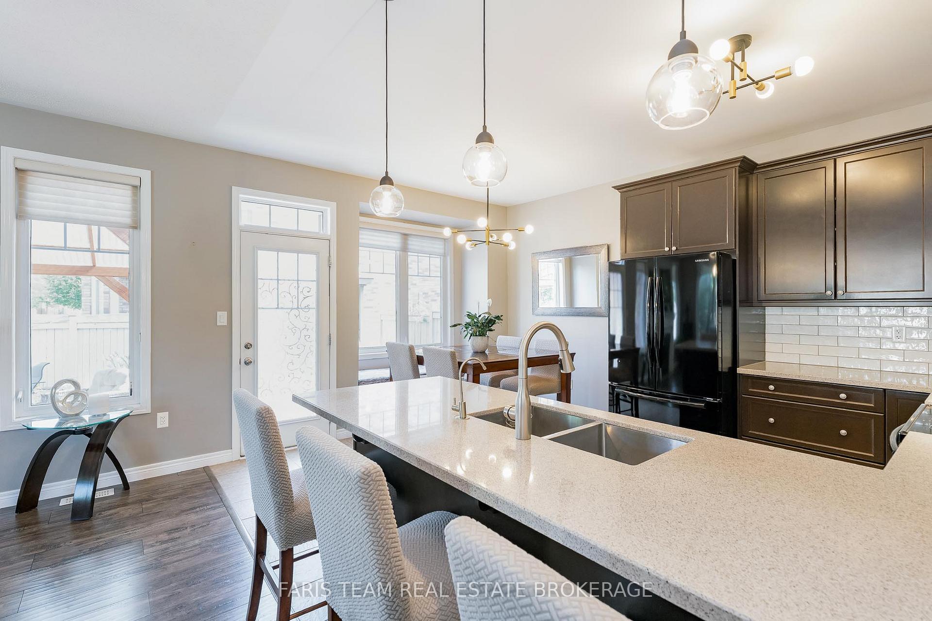 Photo 5 of 38 Paddison Place, New Tecumseth, Alliston — HOMEH