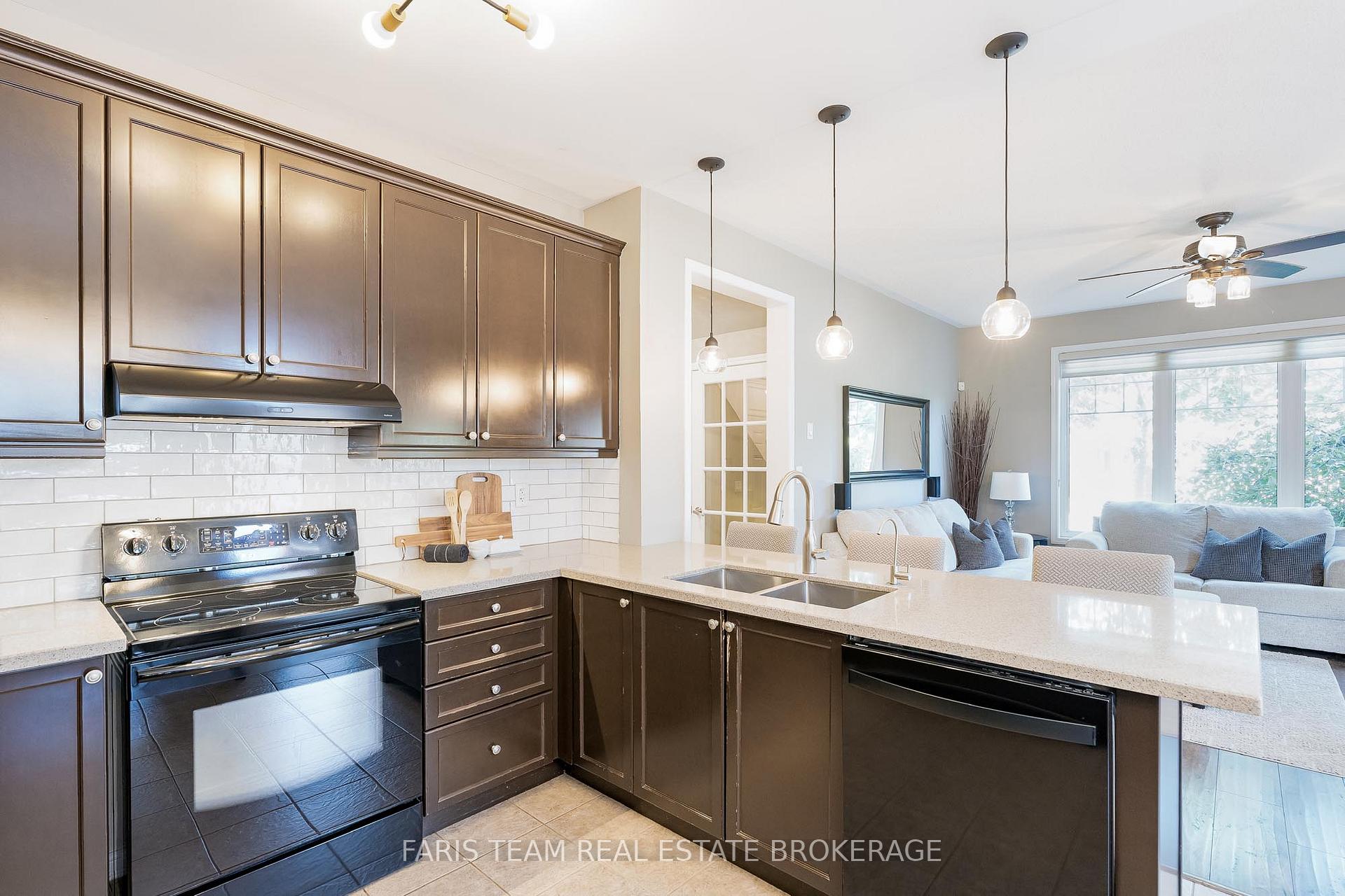 Photo 6 of 38 Paddison Place, New Tecumseth, Alliston — HOMEH