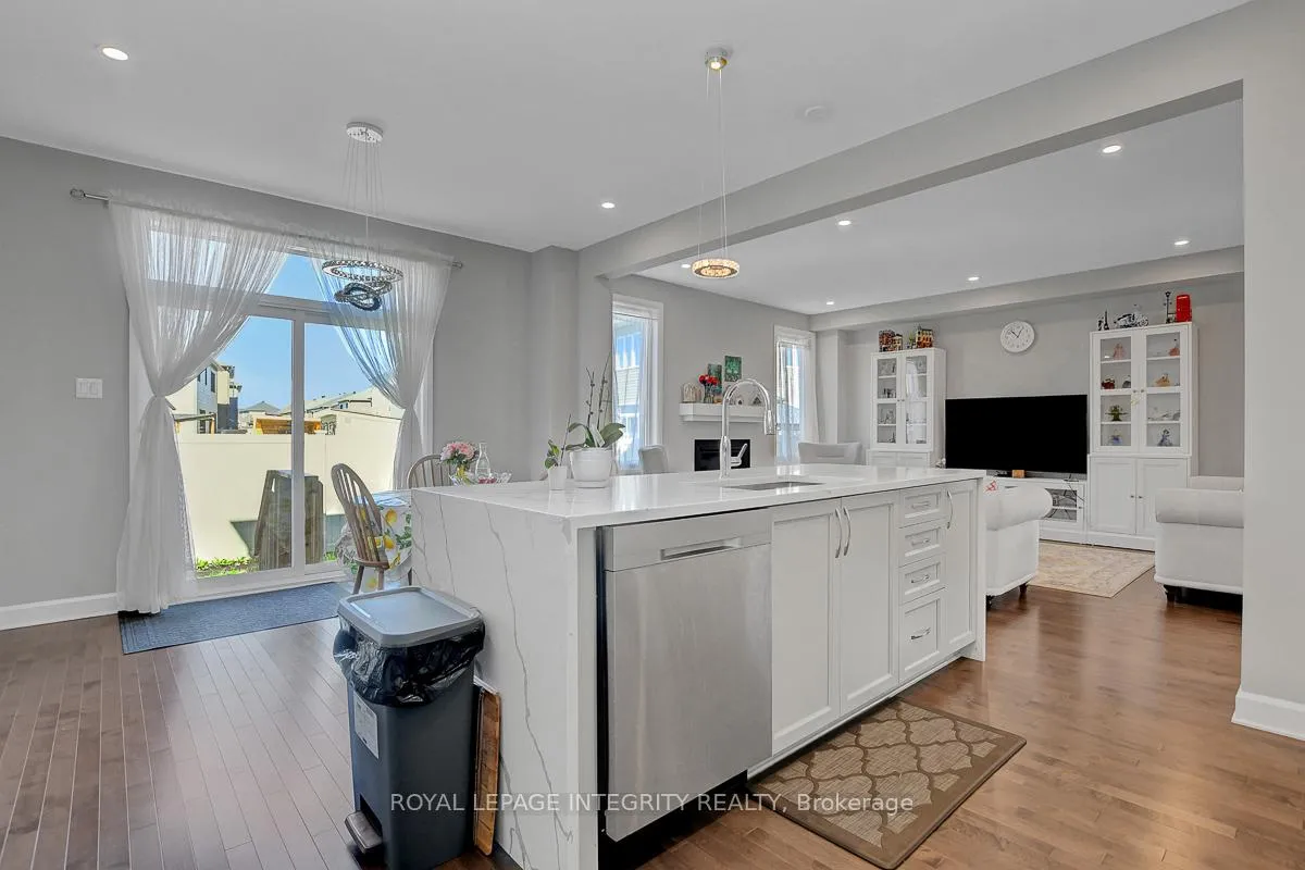 Photo 11 of 279 Aquarium Avenue, Ottawa, Avalon West — HOMEH