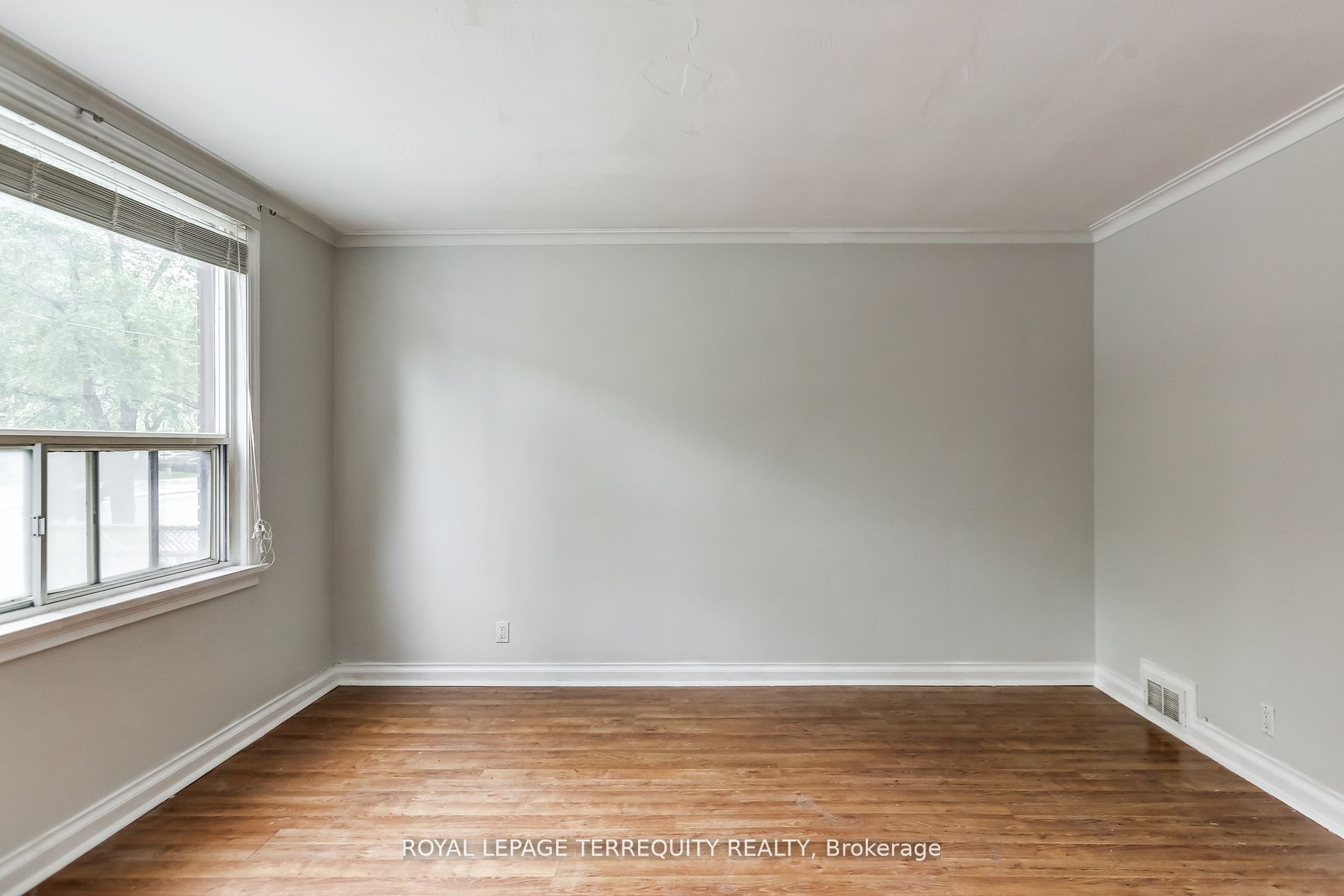 Photo 36 of 2563 Kingston Road, Scarborough, Cliffcrest — HOMEH