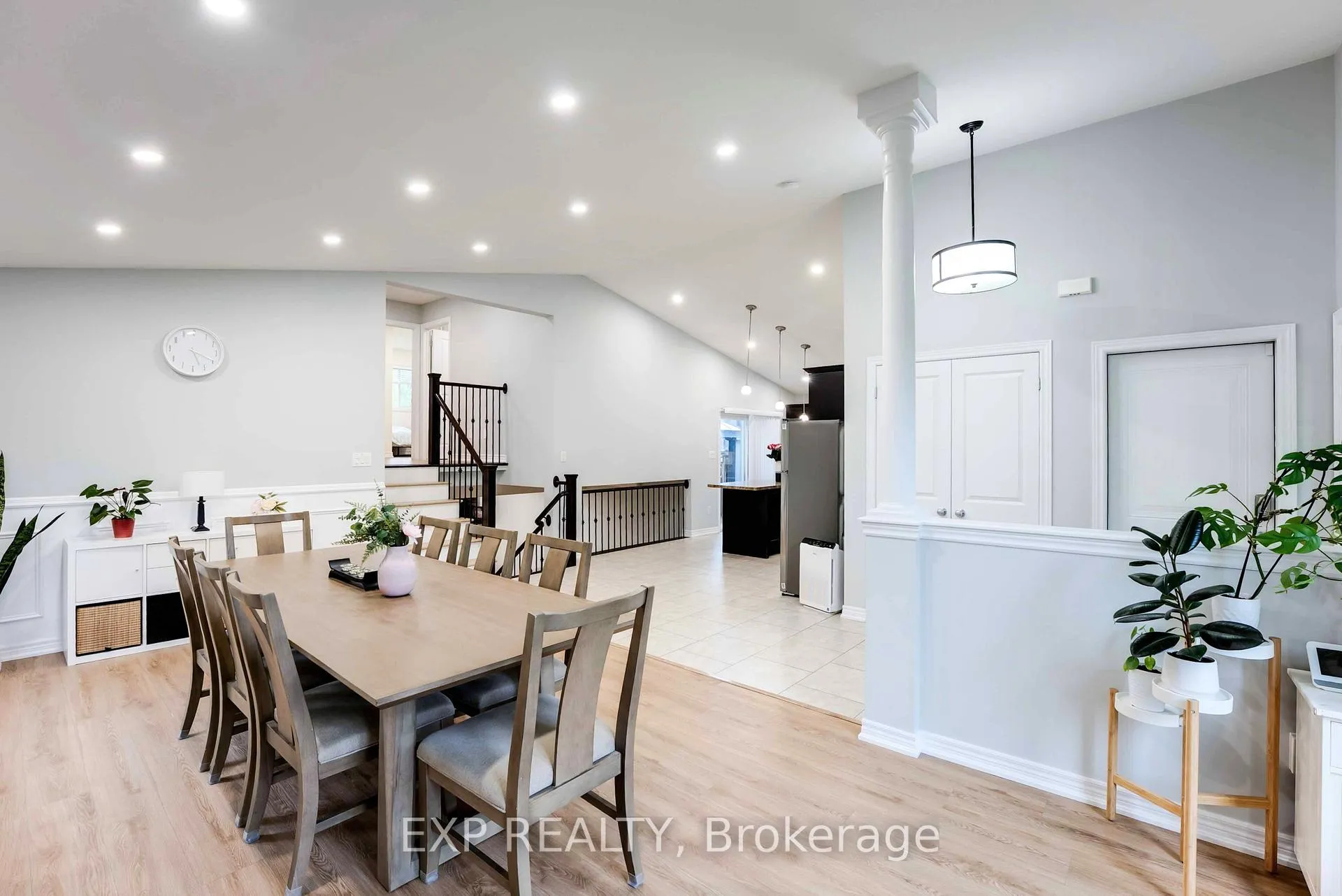 Photo 6 of 8583 Forestview Boulevard, Niagara Falls, Forestview — HOMEH
