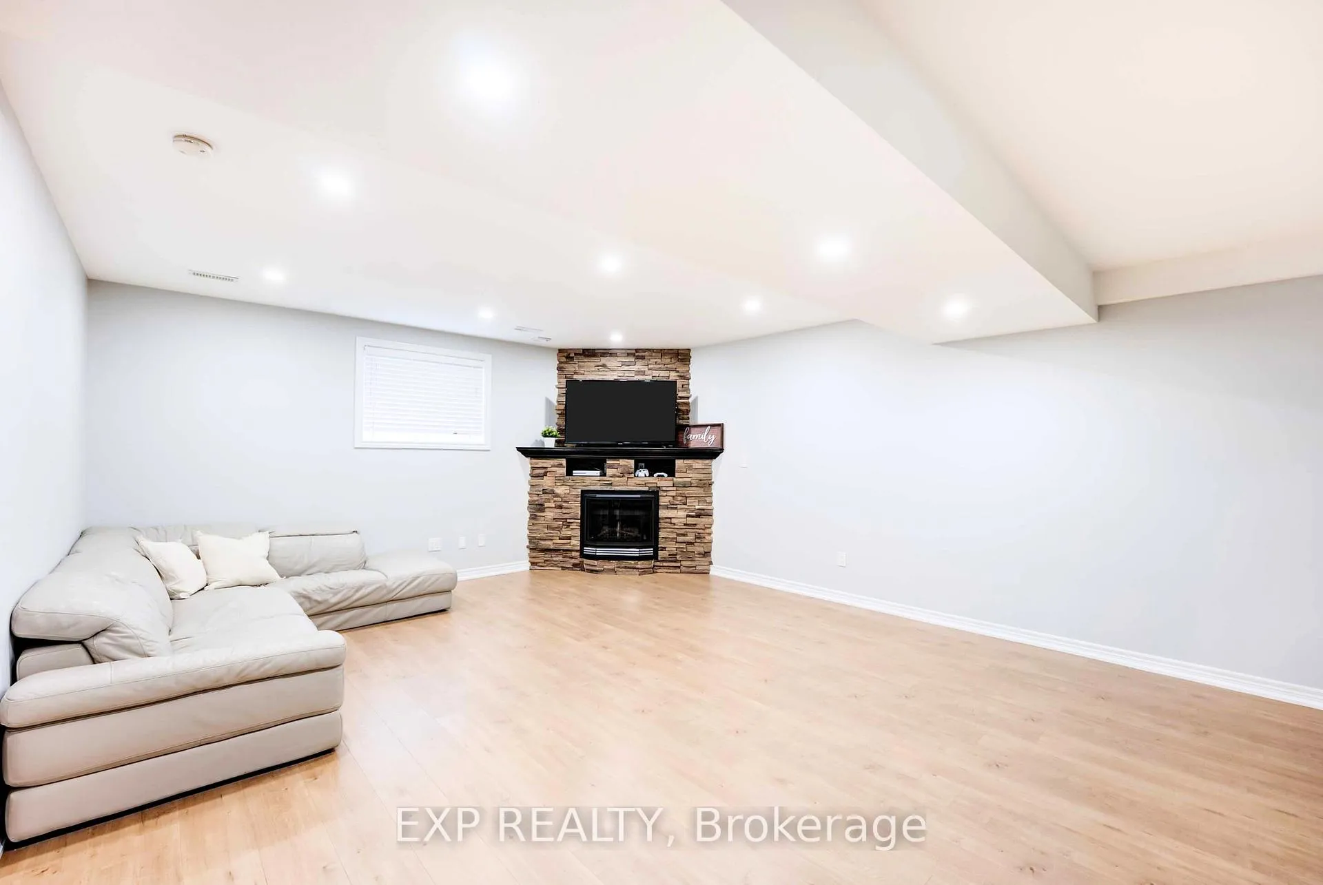 Photo 25 of 8583 Forestview Boulevard, Niagara Falls, Forestview — HOMEH