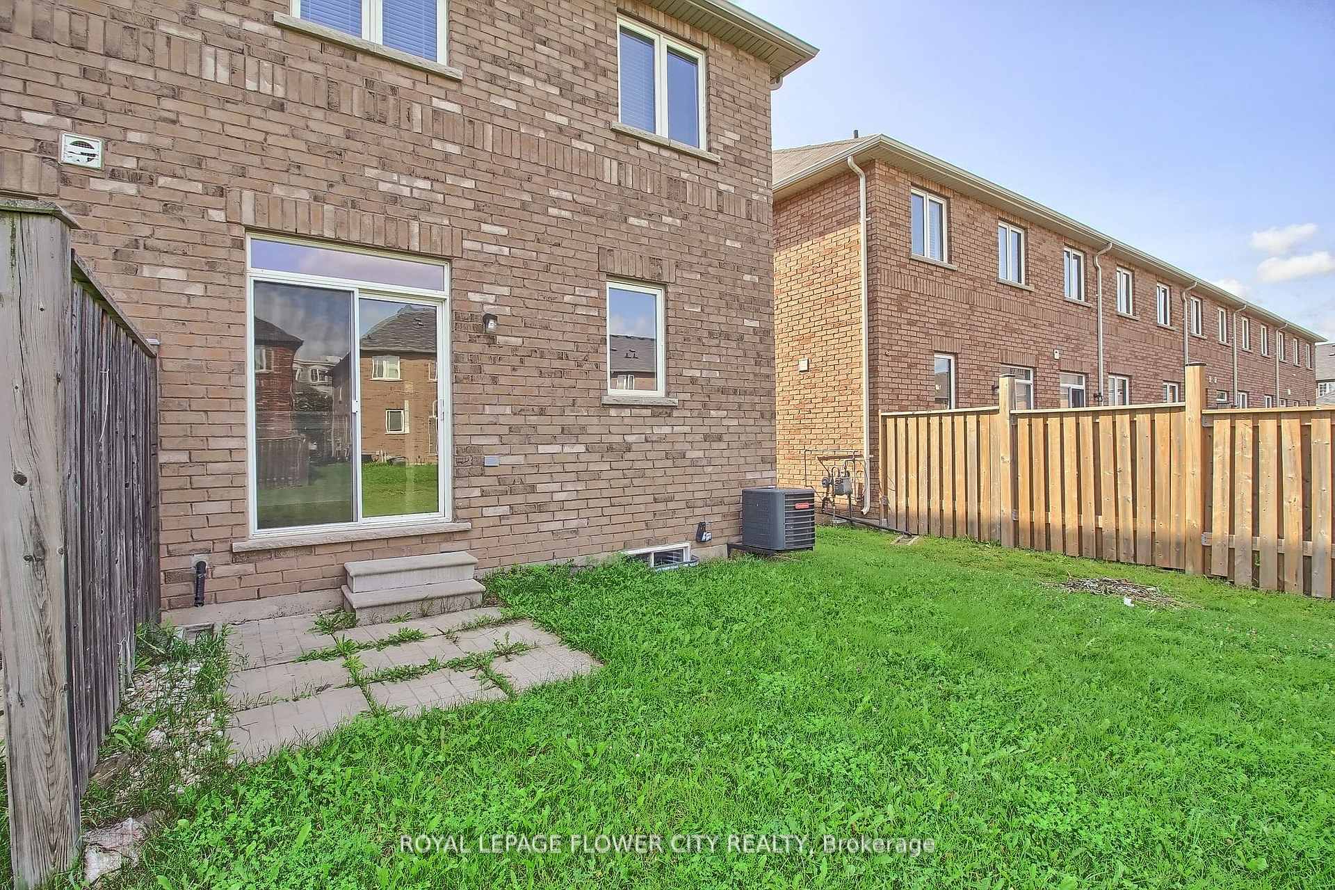 Photo 35 of Unit 58, 651 Farmstead Drive, Milton, Willmott — HOMEH
