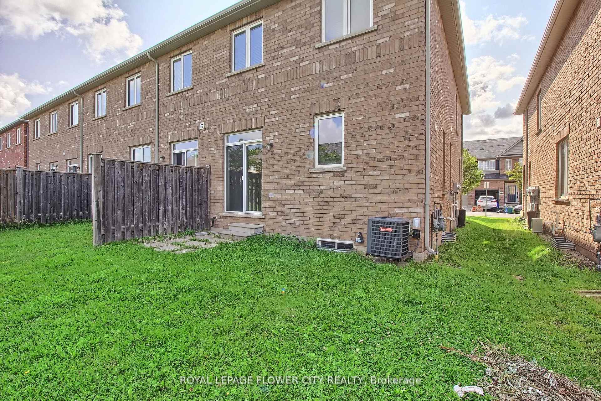 Photo 17 of Unit 58, 651 Farmstead Drive, Milton, Willmott — HOMEH