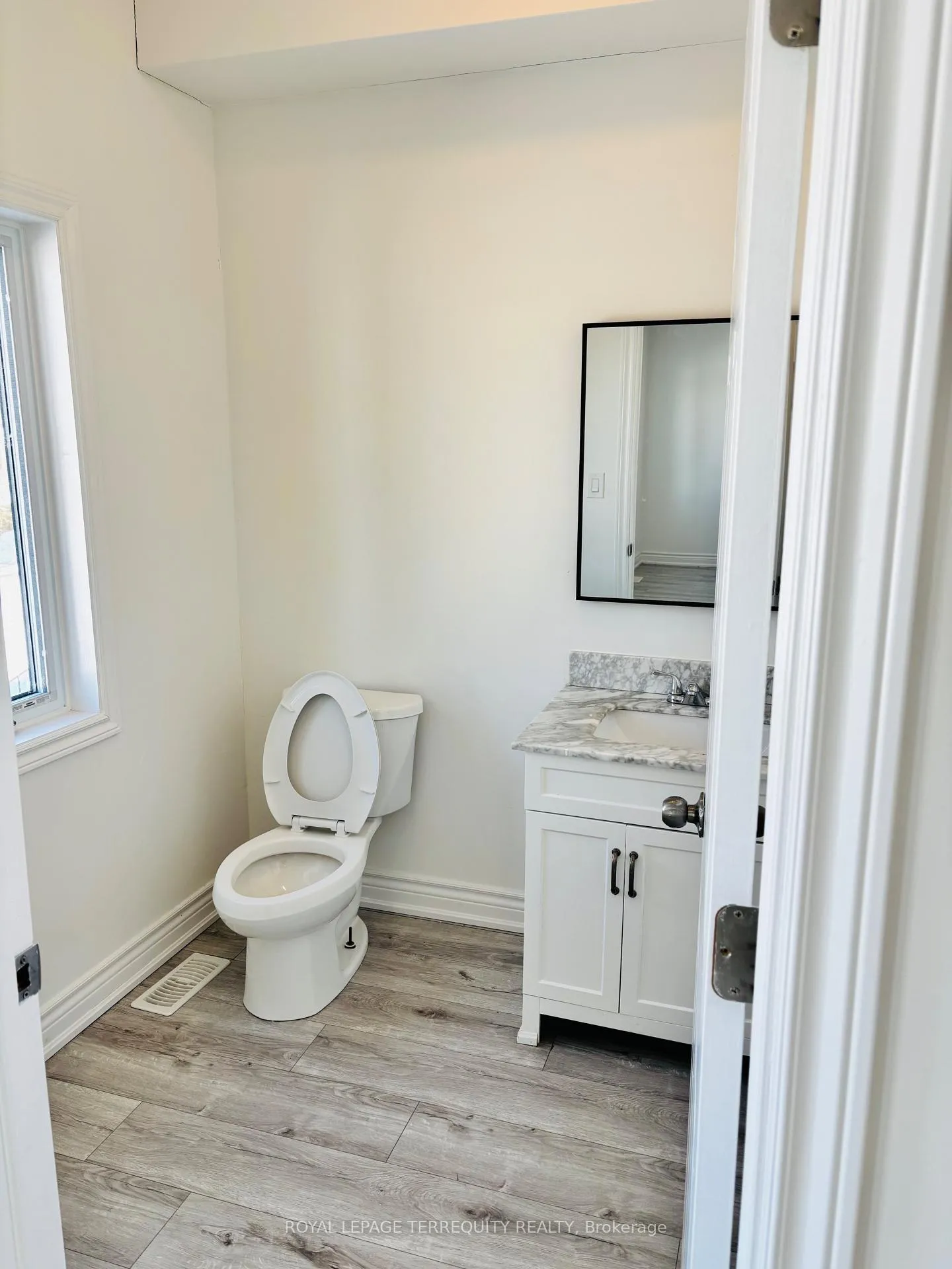 Photo 7 of 308 Nassau Street, Oshawa, Vanier — HOMEH