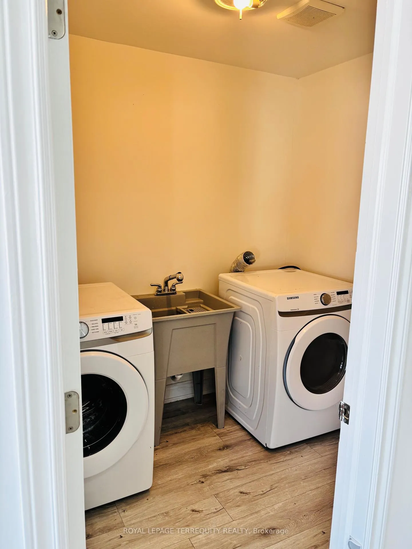 Photo 8 of 308 Nassau Street, Oshawa, Vanier — HOMEH