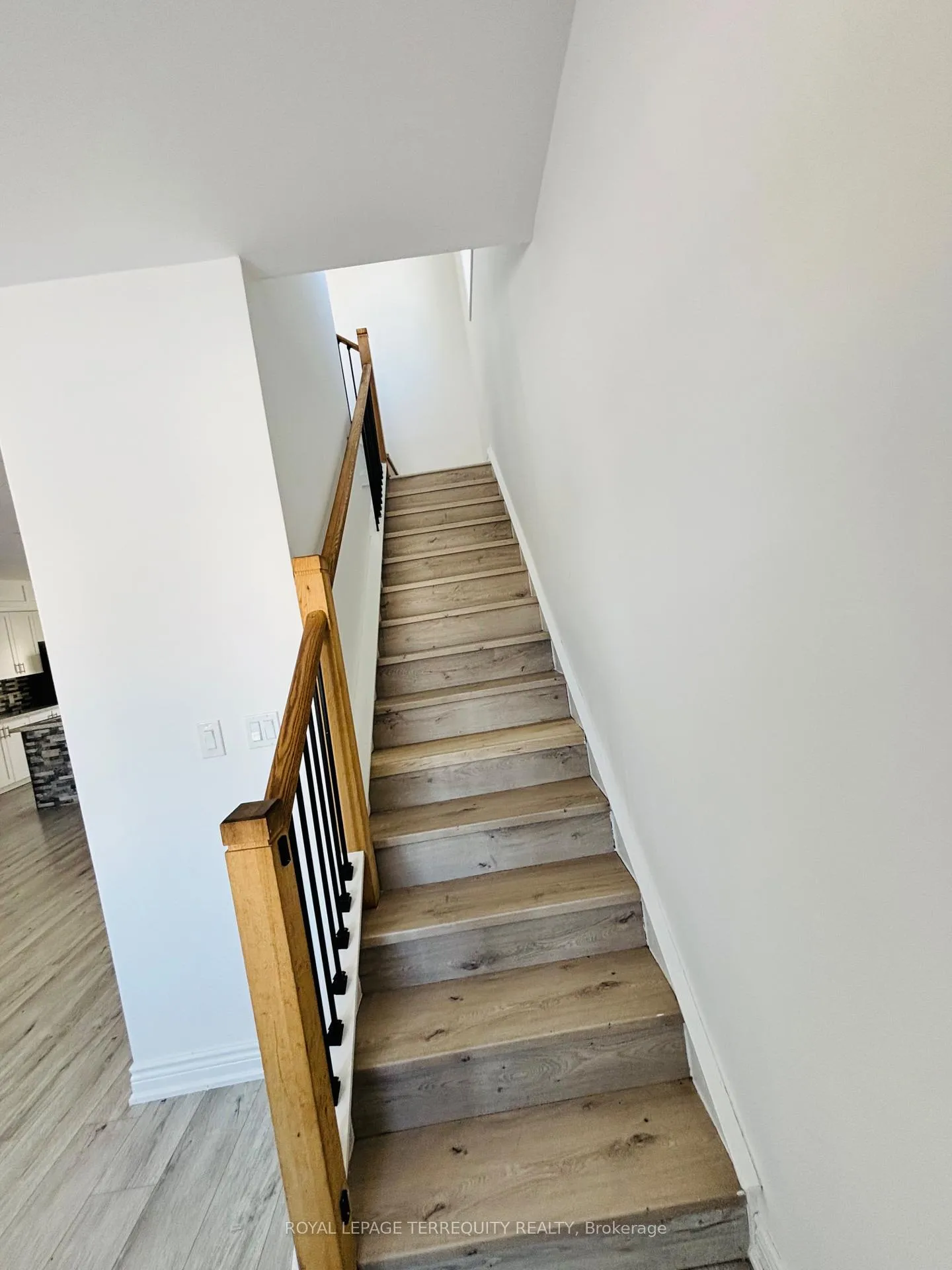 Photo 9 of 308 Nassau Street, Oshawa, Vanier — HOMEH