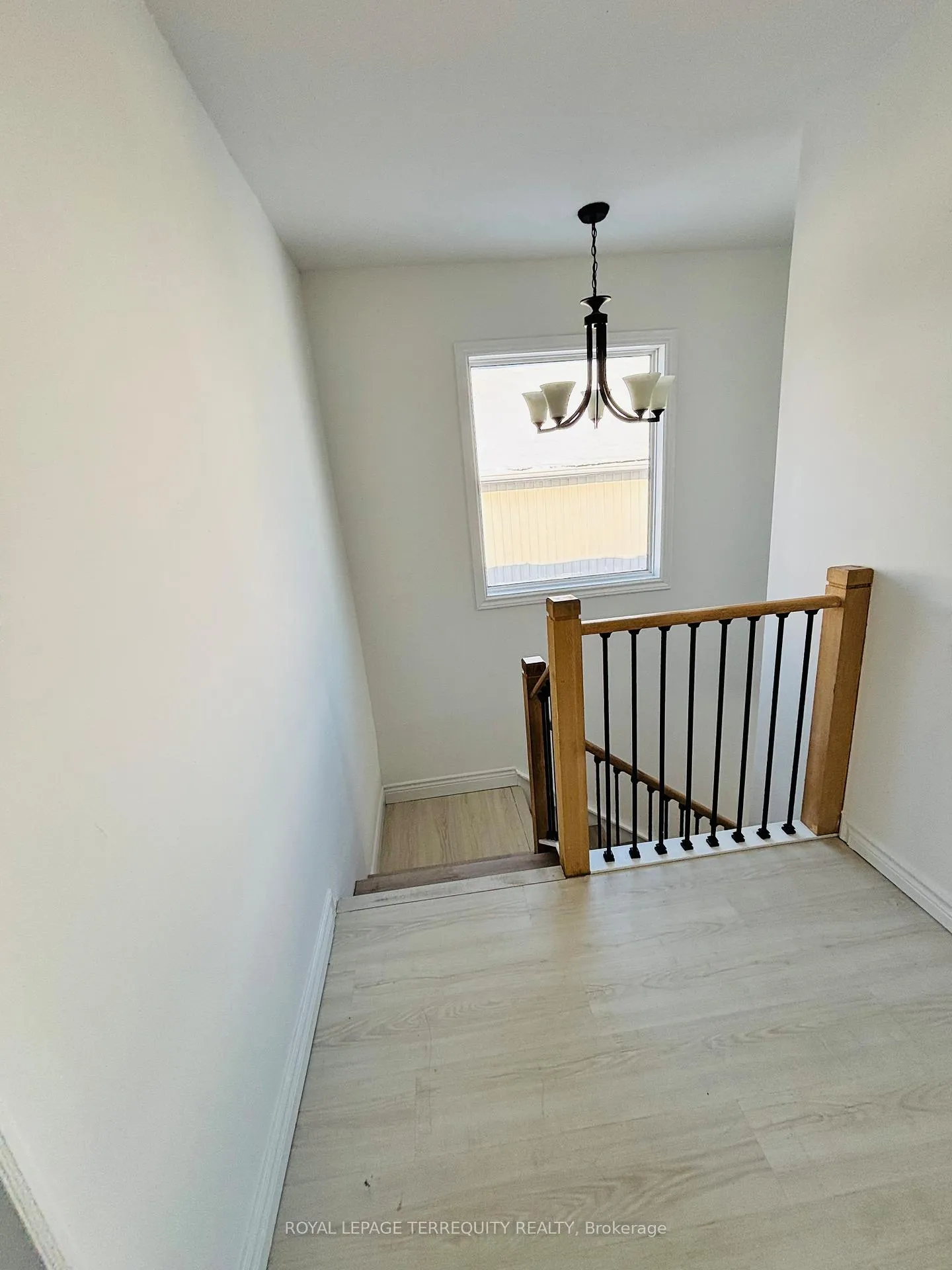 Photo 10 of 308 Nassau Street, Oshawa, Vanier — HOMEH