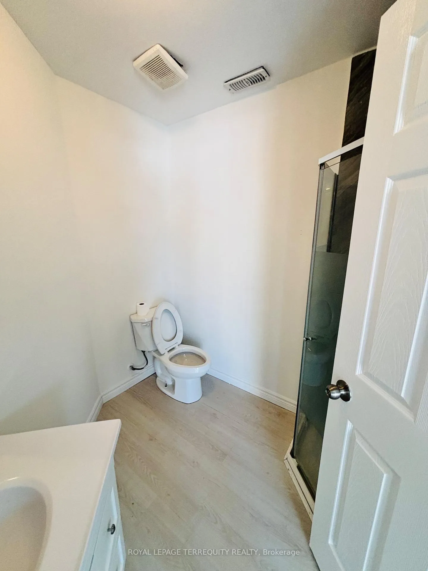 Photo 12 of 308 Nassau Street, Oshawa, Vanier — HOMEH